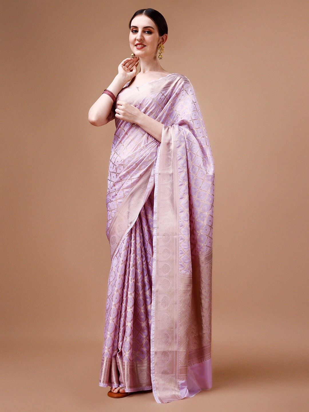 

MAGMINA Geometric Woven Design Zari Banarasi Saree, Purple