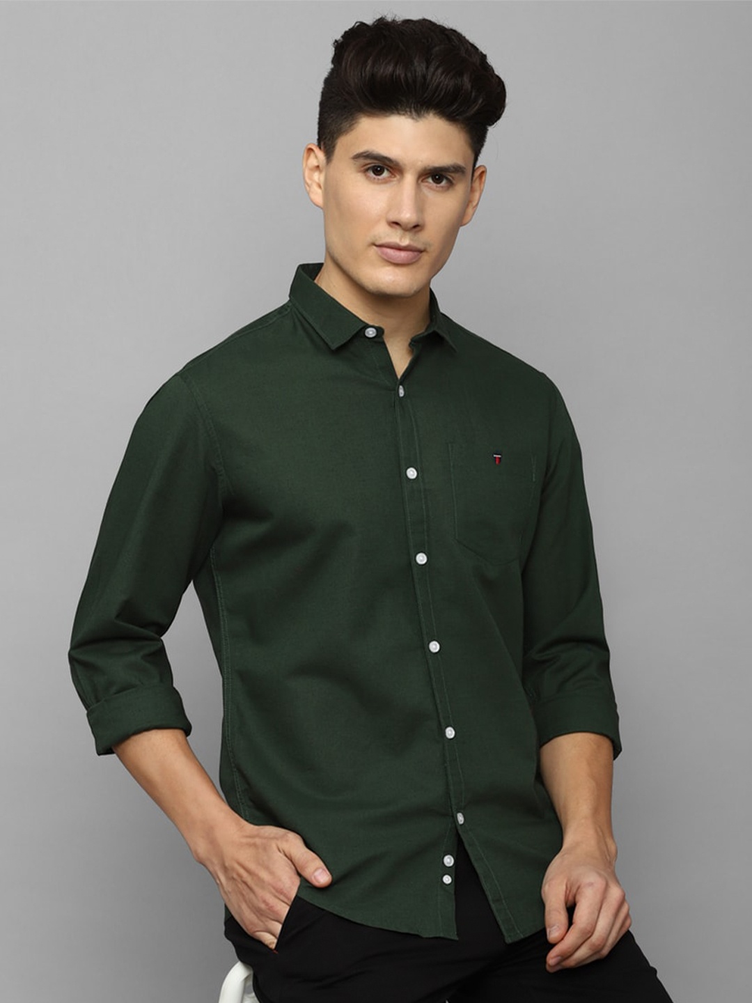 

Louis Philippe Jeans Slim Fit Spread Collar Long Sleeves Casual Shirt, Green