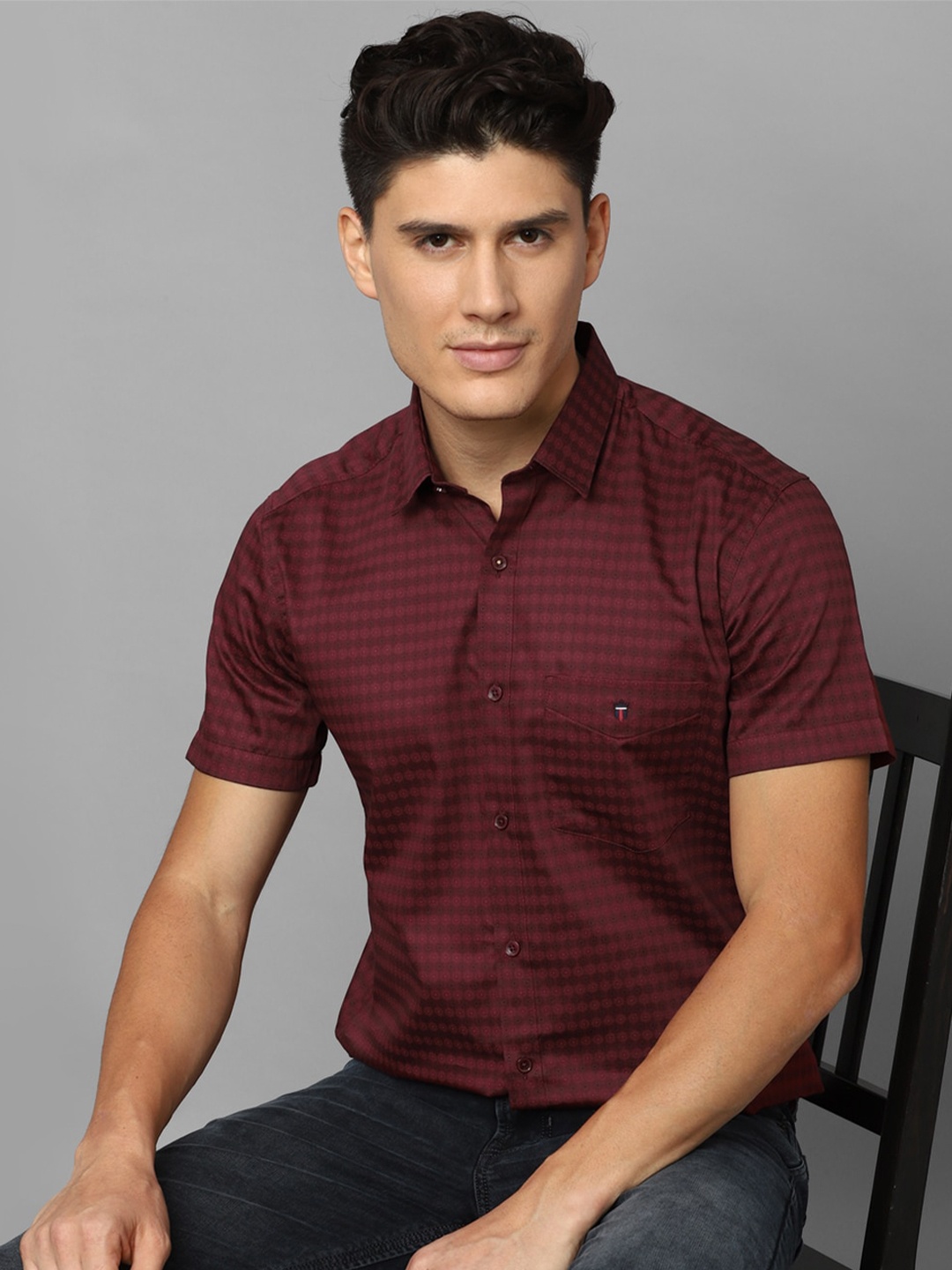 

Louis Philippe Sport Slim Fit Ethnic Motifs Printed Pure Cotton Casual Shirt, Maroon