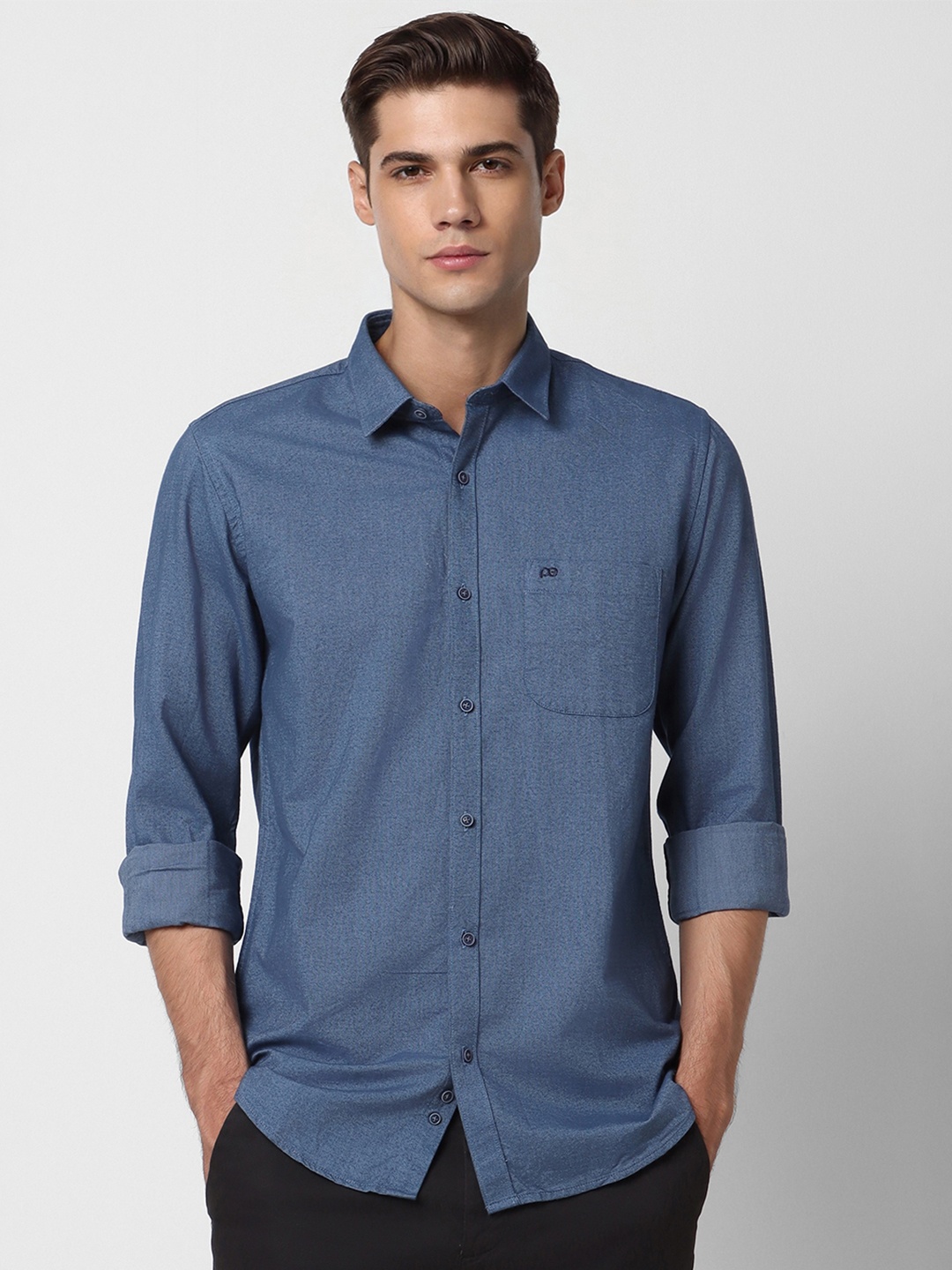 

Peter England Casuals Spread Collar Slim Fit Opaque Pure Cotton Casual Shirt, Blue