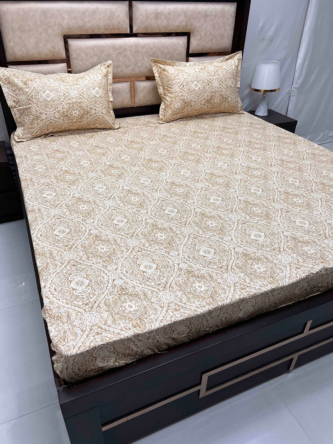 

Pure Decor Sapphire Brown Ethnic Motifs 260 TC King Bedsheet with 2 Pillow Covers