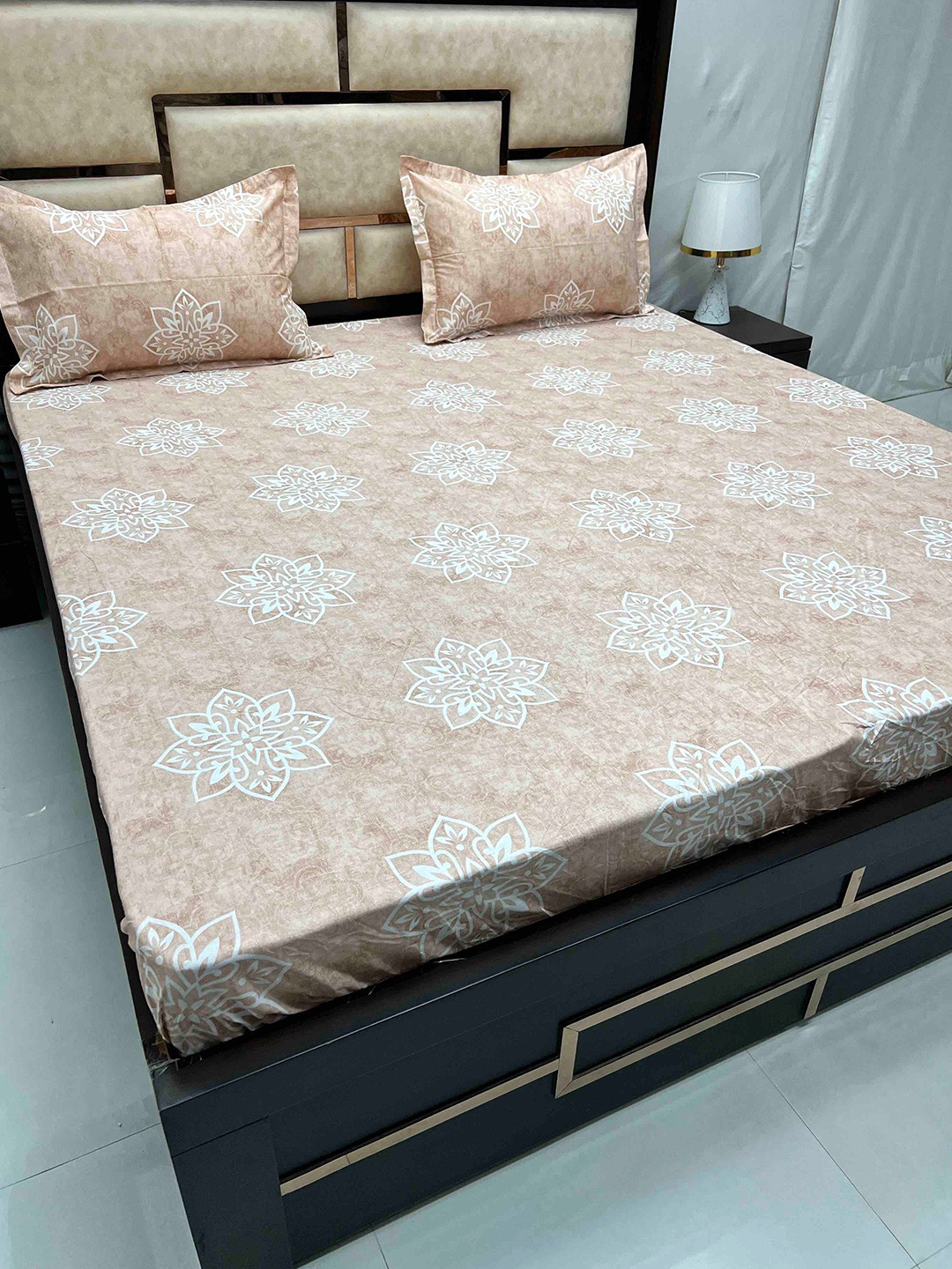 

Pure Decor Sapphire Peach Floral Cotton 260 TC Fitted King Bedsheet & 2 Pillow Covers