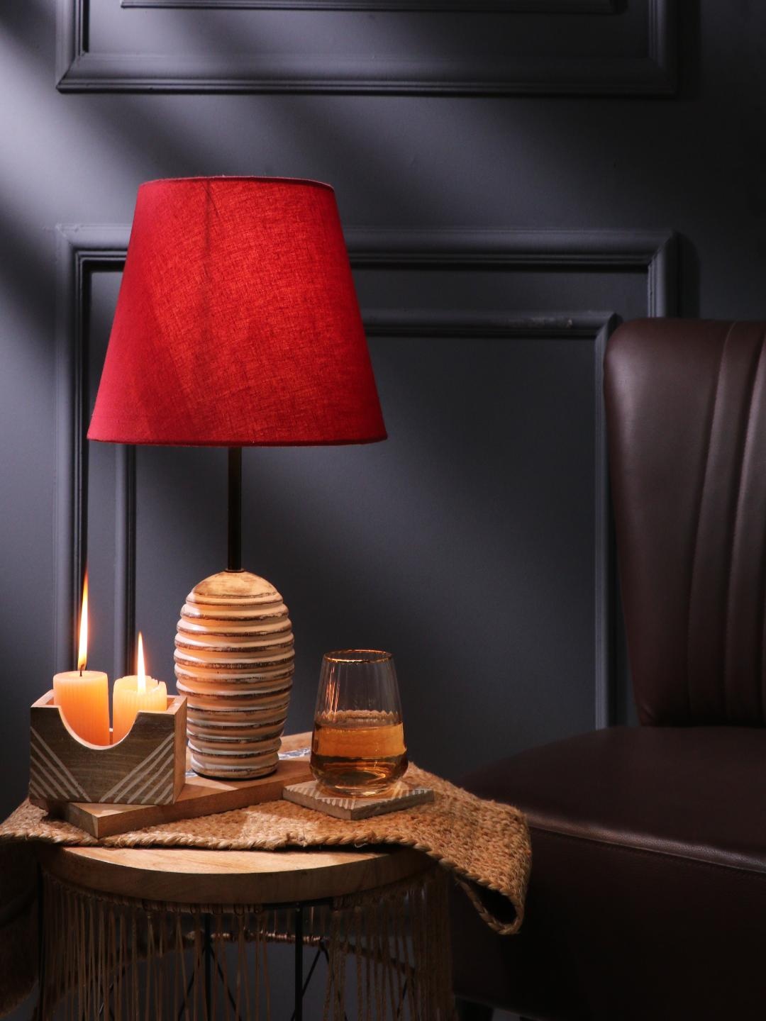 

The Decor Mart Red & White Textured Frustum Table Lamp with Shade