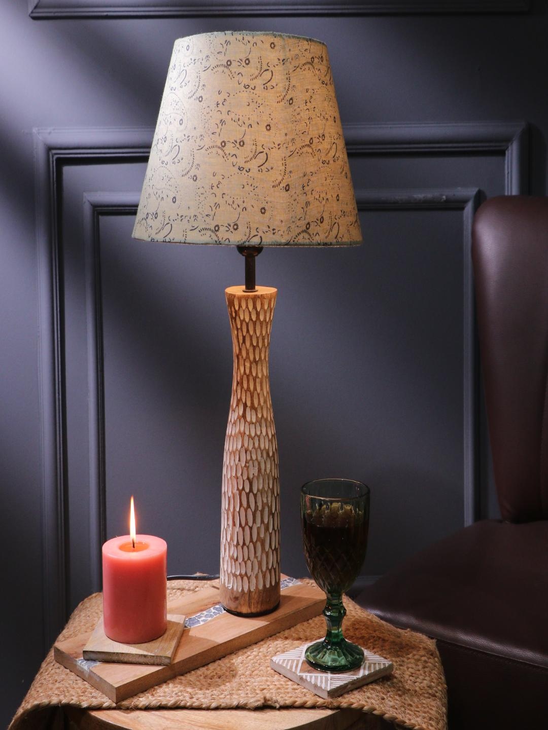 

The Decor Mart Green & White Textured Wood Table Lamp