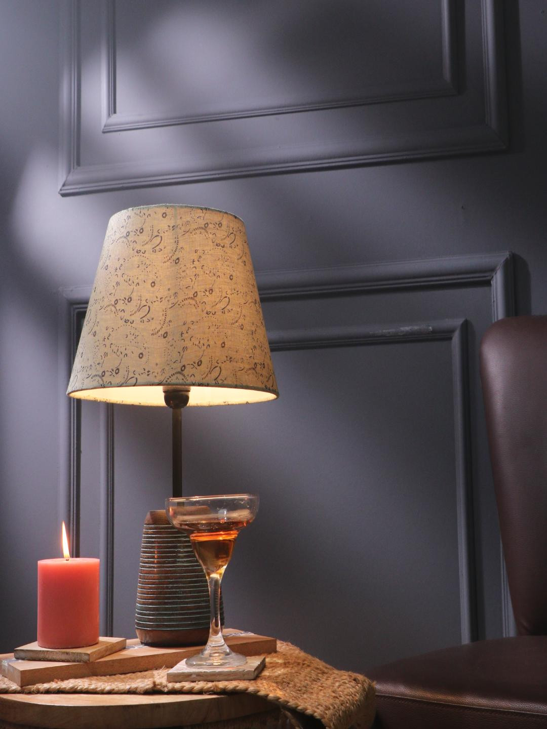 

The Decor Mart Green Textured Frustum Table Lamp