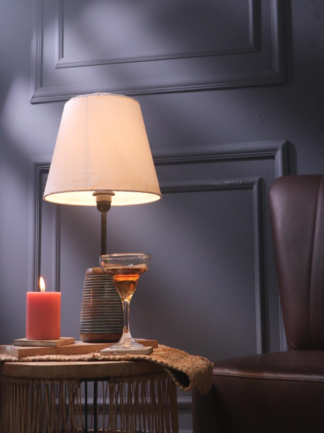 

The Decor Mart White Frustum Shaped Table Lamp