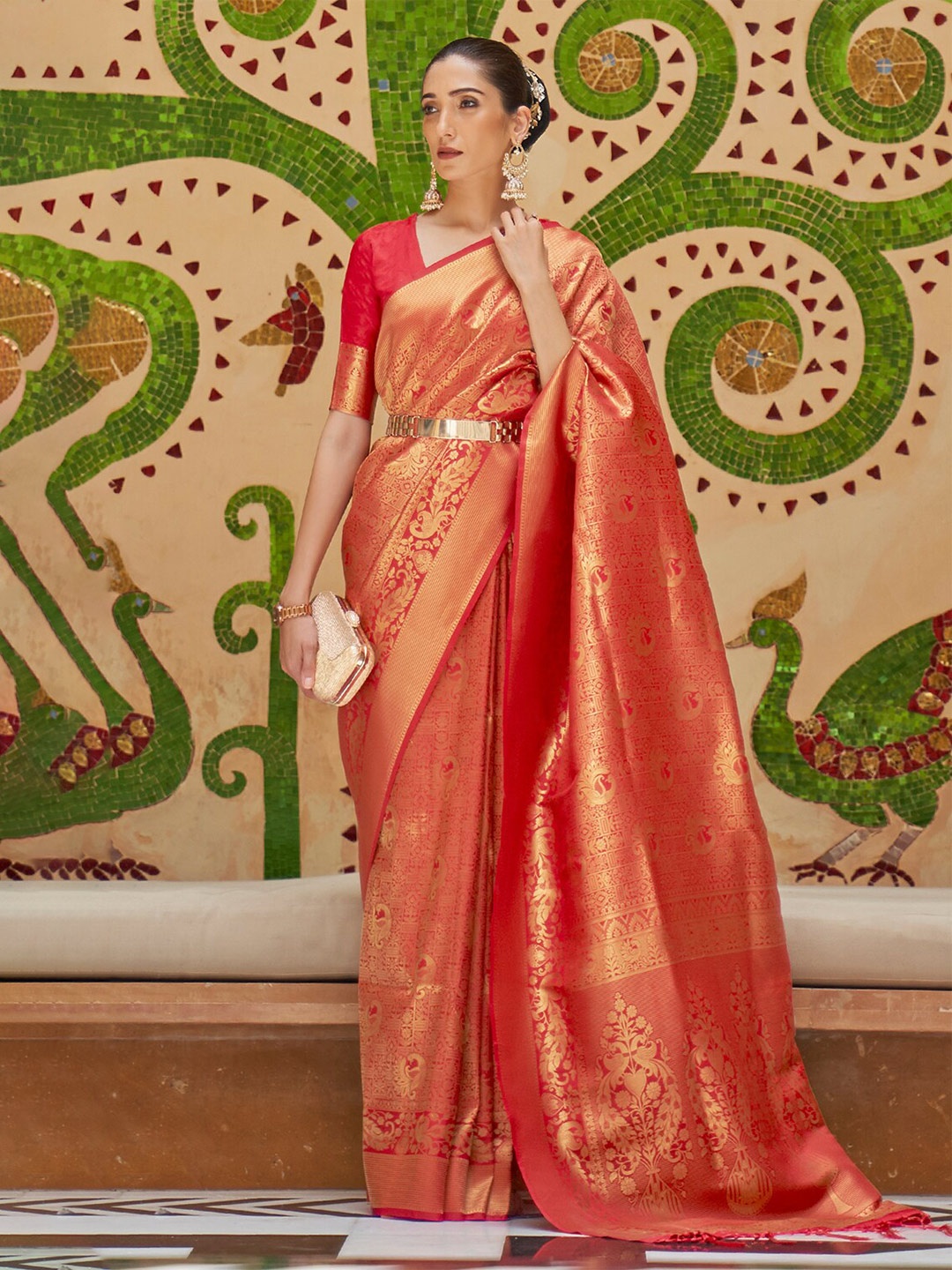 

DEVATITHI Ethnic Motifs Woven Design Zari Kanjeevaram Saree, Red