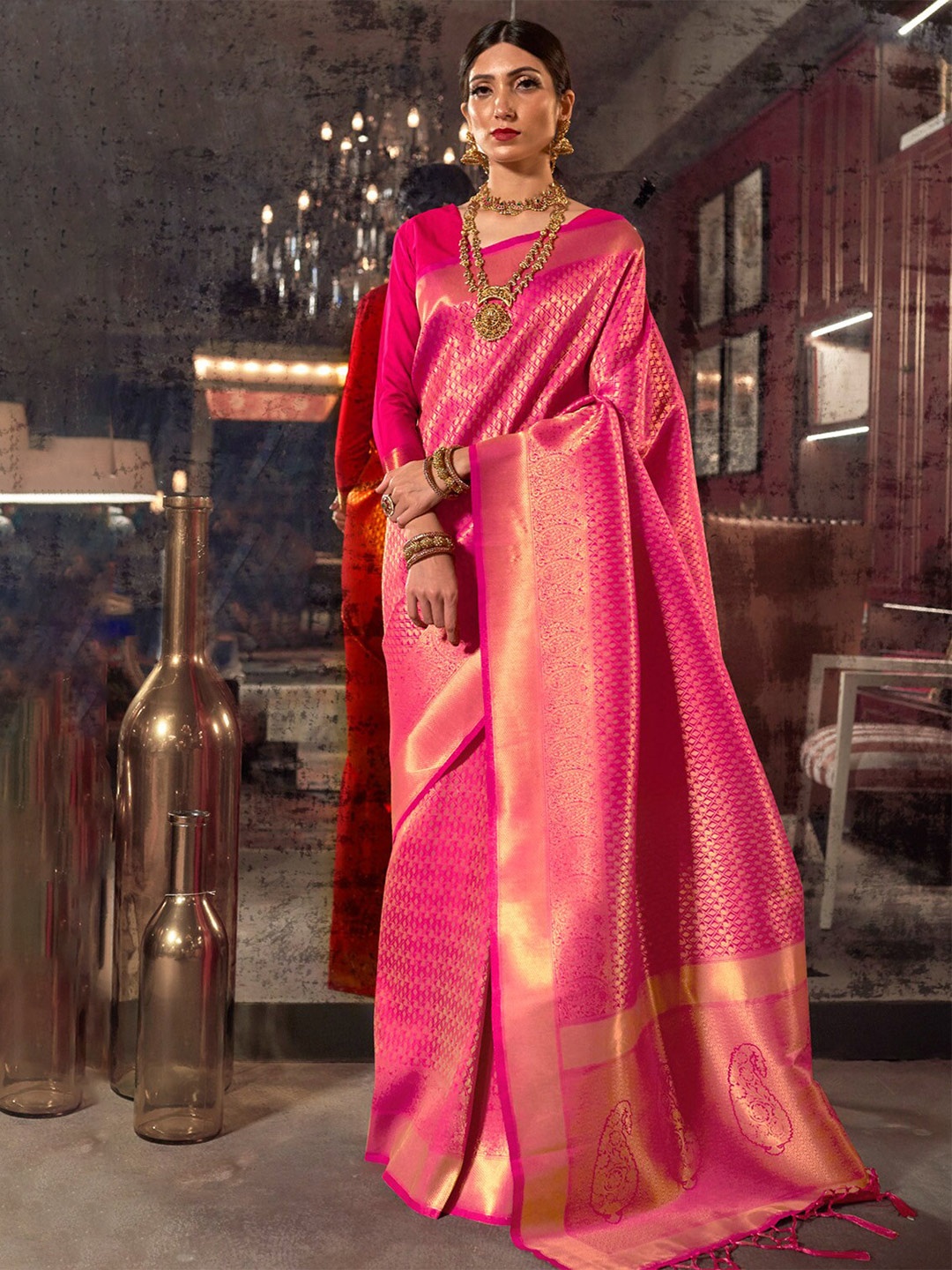 

DEVATITHI Ethnic Motifs Woven Design Kanjeevaram Saree, Pink