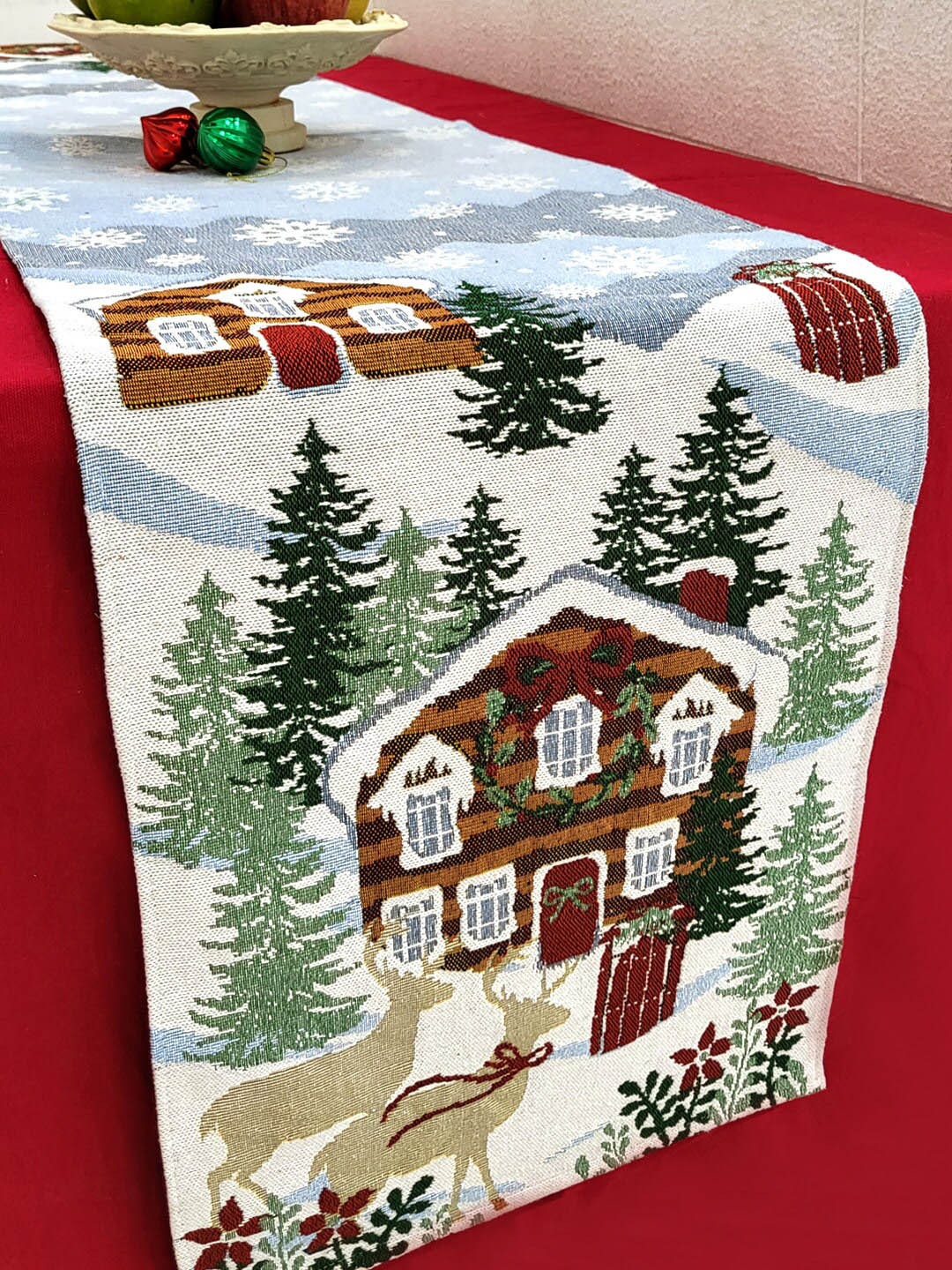 

AVI Living Jaquard Woven Christmas Table Runner, White