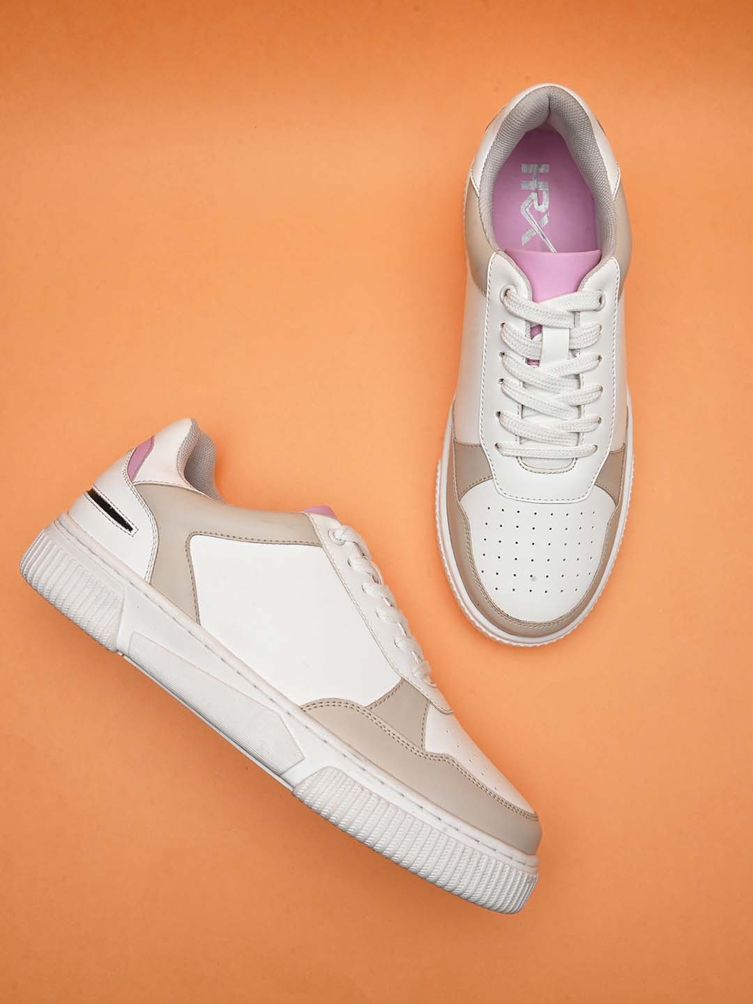 

HRX by Hrithik Roshan Women White & Beige Colourblocked Lightweight Sneakers