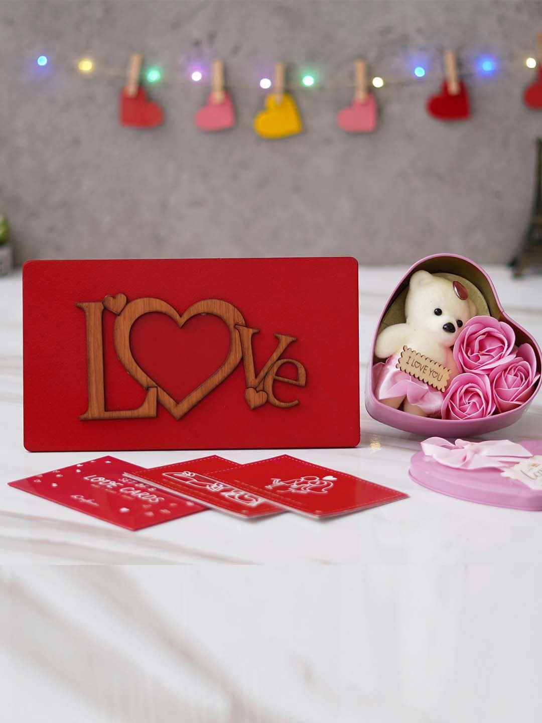 

eCraftIndia 14 Pieces Valentine Gift Set Box, Red
