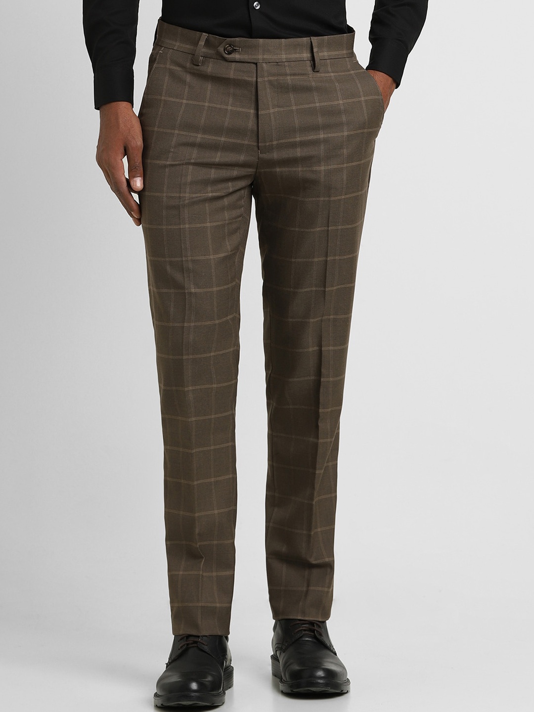 

Peter England Men Brown Checked Slim Fit Formal Trousers