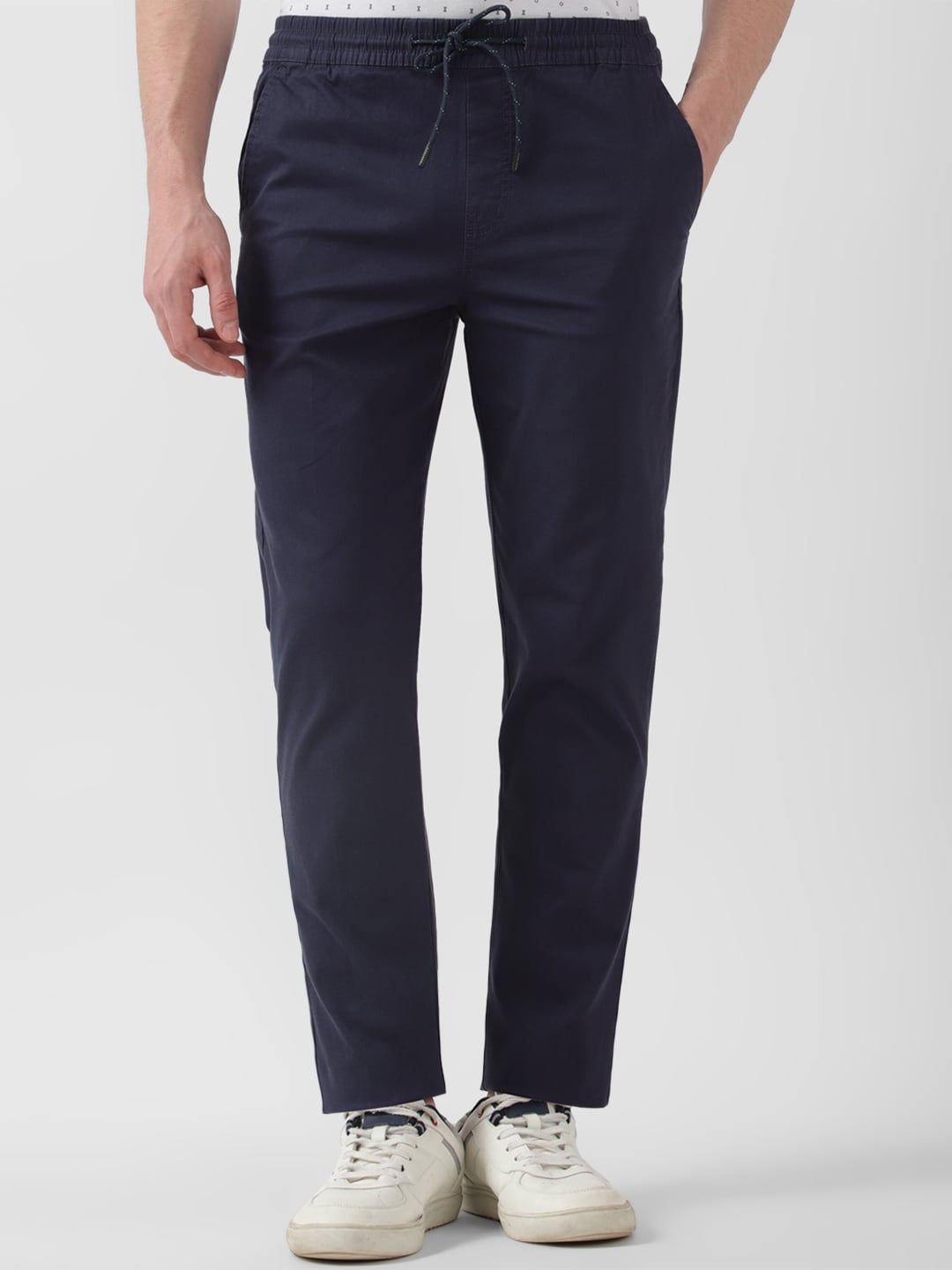 

Peter England Casuals Men Carrot Fit Mid-Rise Trousers, Navy blue