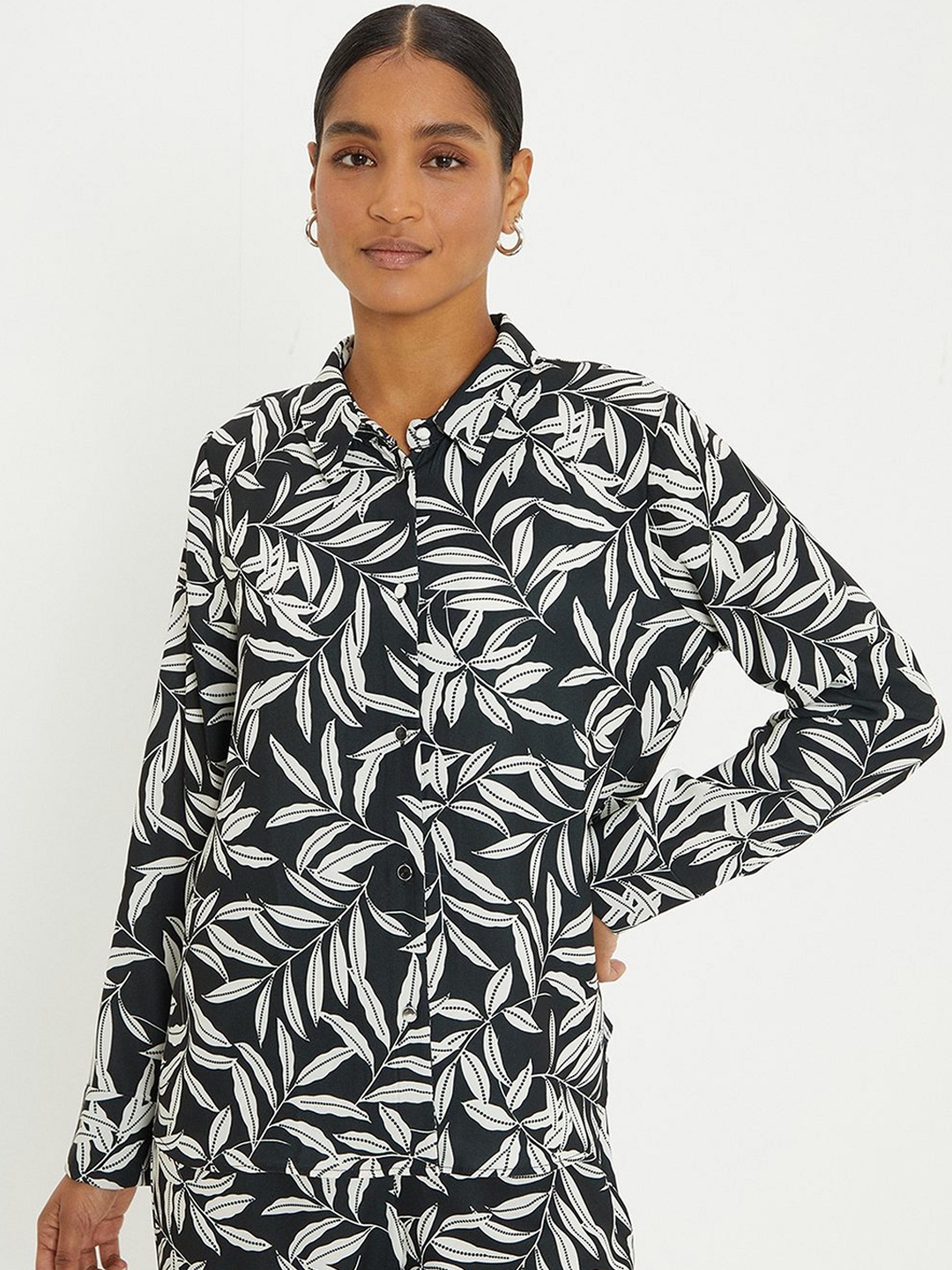 

DOROTHY PERKINS Women Tropical Print Casual Shirt, Black