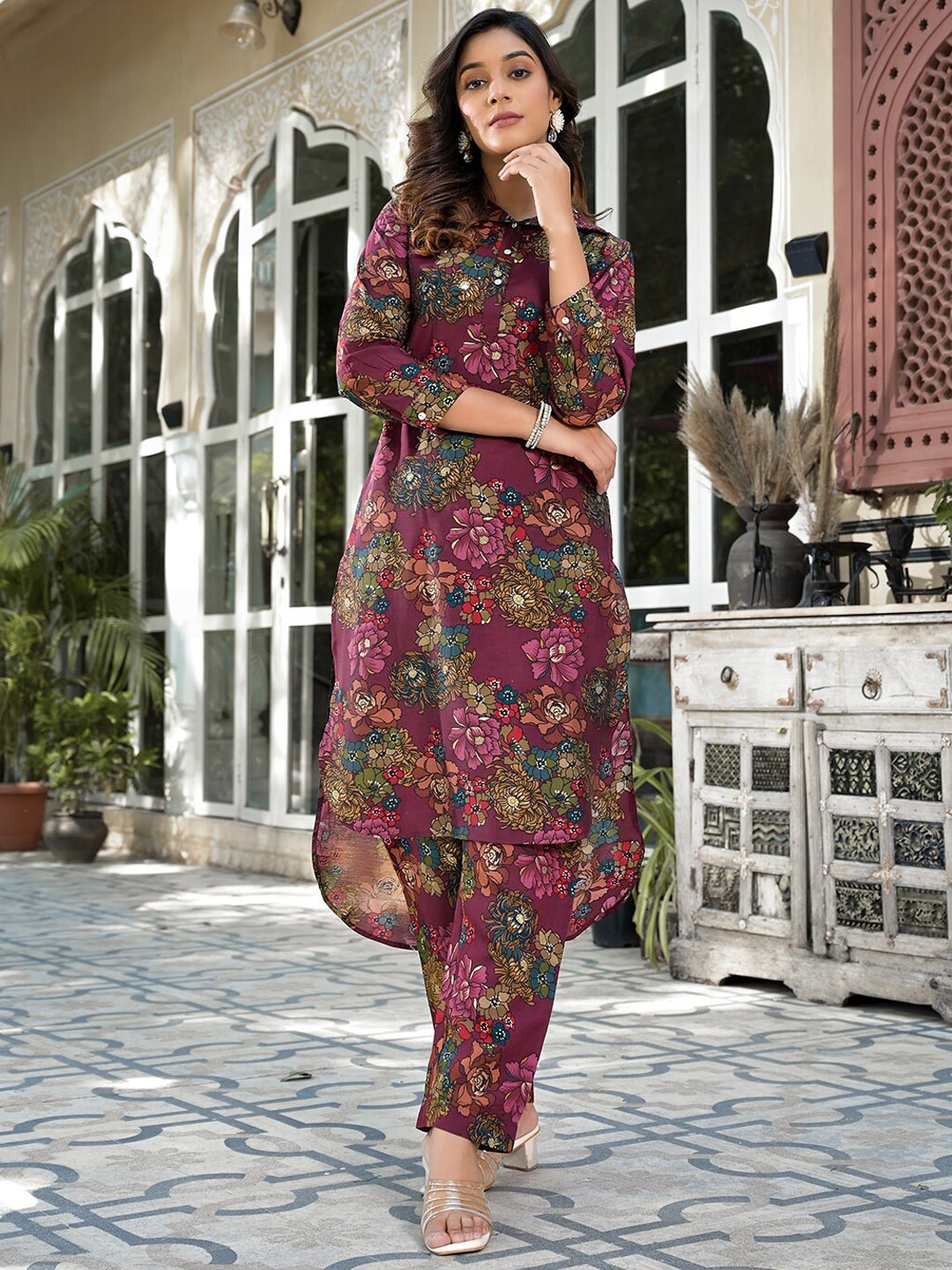 

Yufta Floral Printed Shirt Collar Pathani Kurta With Trouser, Burgundy
