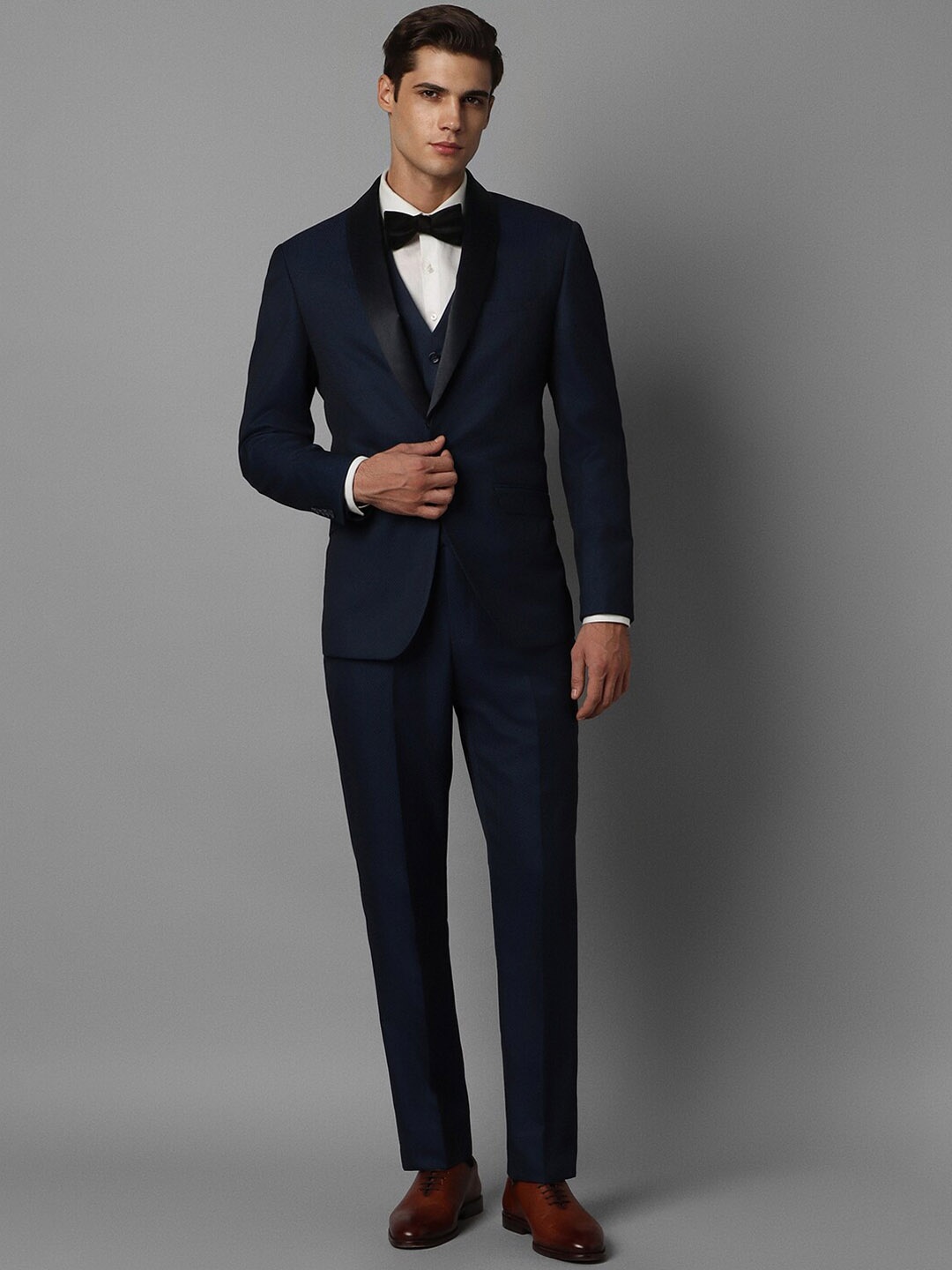

Louis Philippe Slim-Fit Single-Breasted Three-Piece Formal Suits, Navy blue
