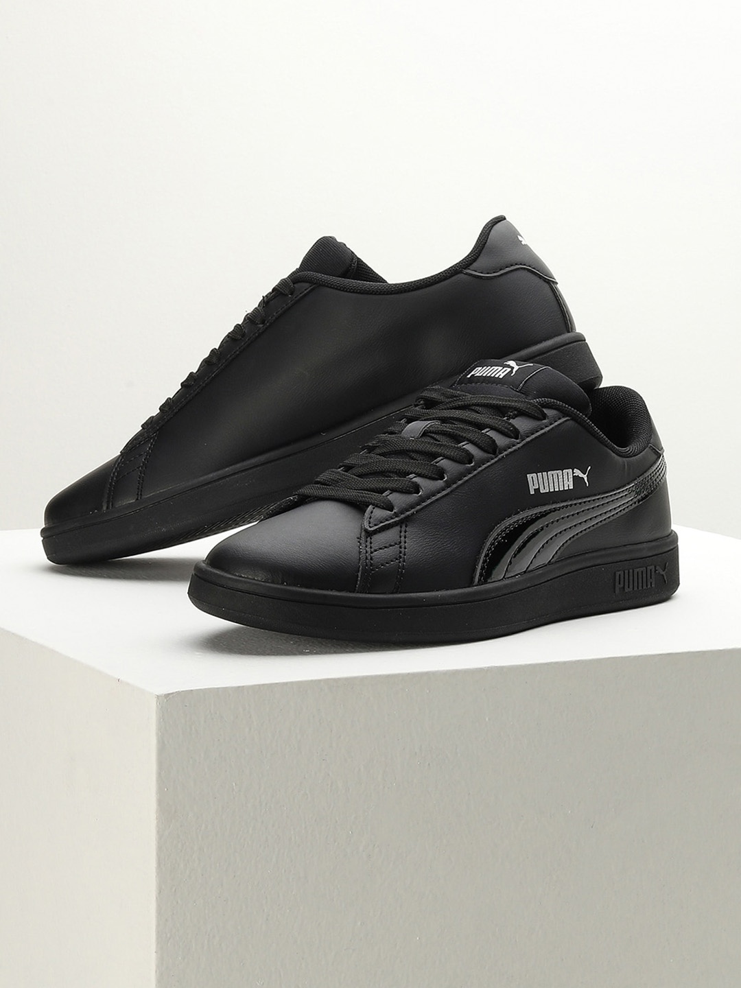 

Puma Women Whizzlite Sneakers, Black