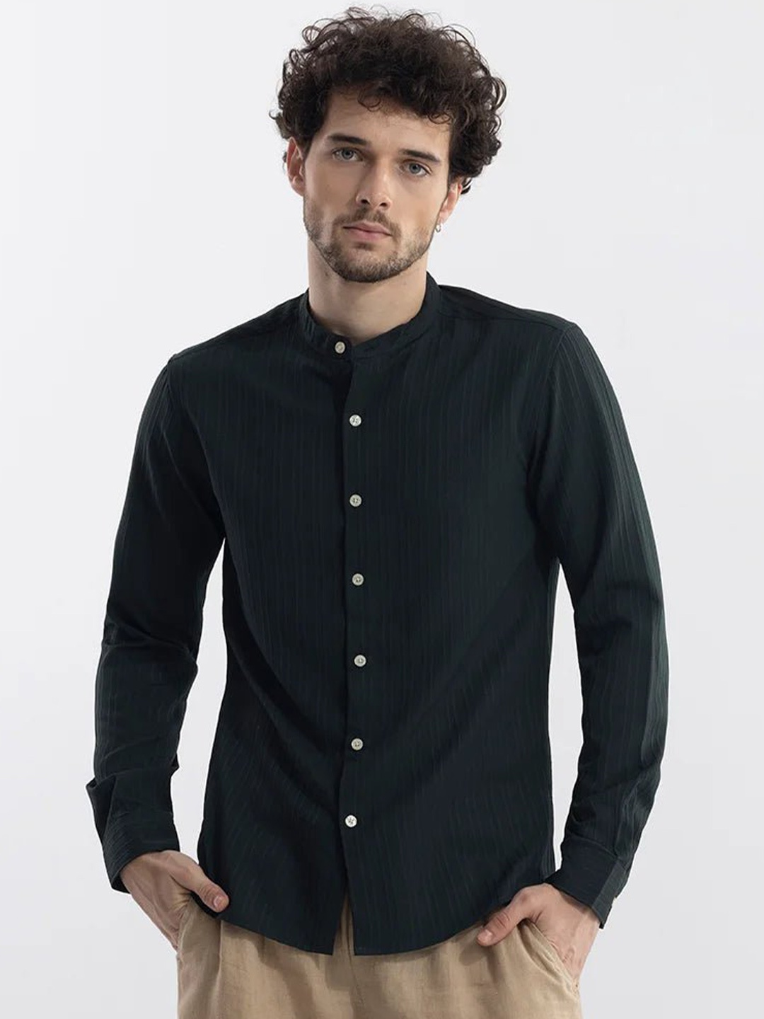 

Snitch Green Self Design Classic Slim Fit Casual Shirt