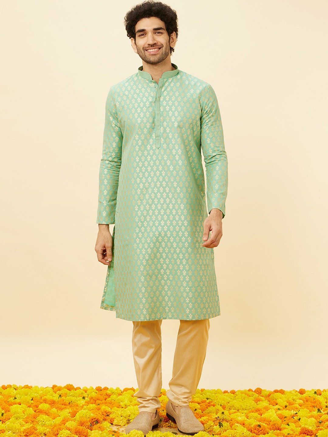 

Manyavar Ethnic Motifs Woven Design Regular Thread Work Kurta With Pyjama, Green
