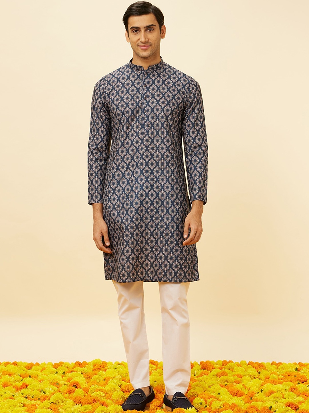 

Manyavar Ethnic Motifs Printed Regular Kurta With Pyjama, Blue