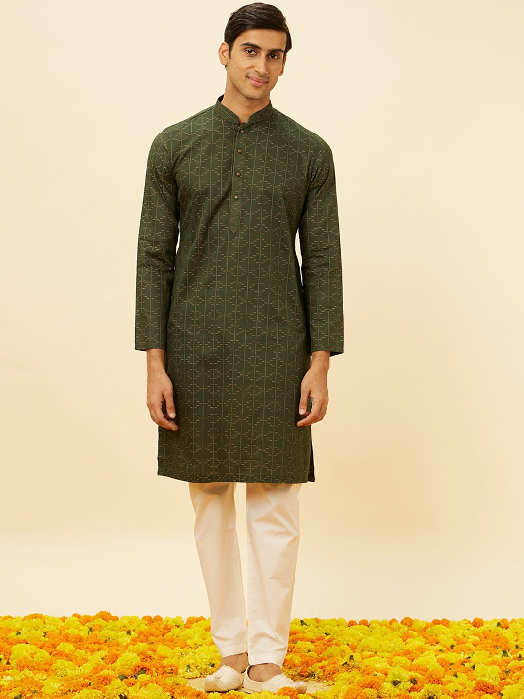 

Manyavar Abstract Printed Kurta with Pyjamas, Green