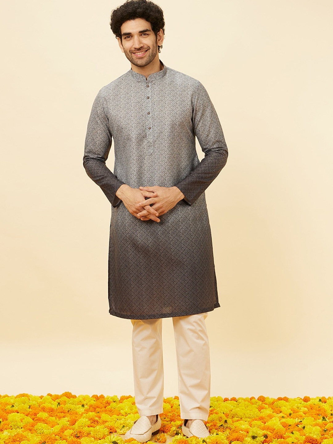 

Manyavar Ethnic Motifs Printed Regular Kurta With Pyjamas, Grey