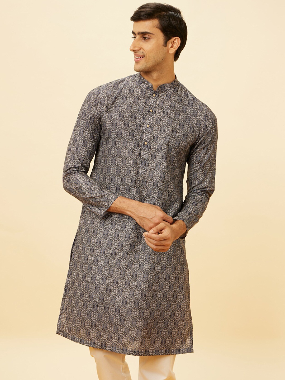 

Manyavar Ethnic Motifs Printed Regular Kurta With Pyjamas, Navy blue