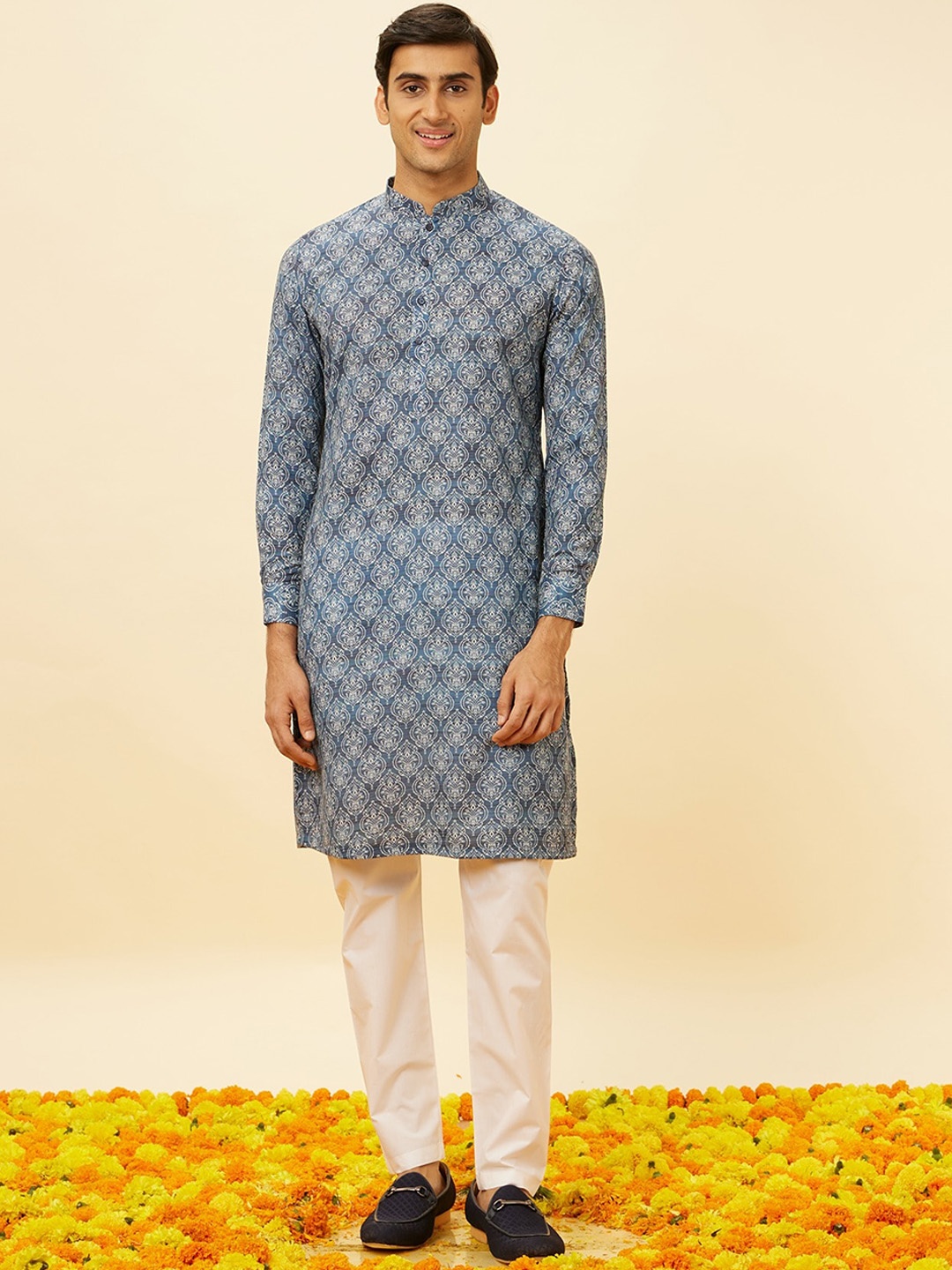 

Manyavar Ethnic Motifs Printed Regular Kurta with Pyjamas, Blue