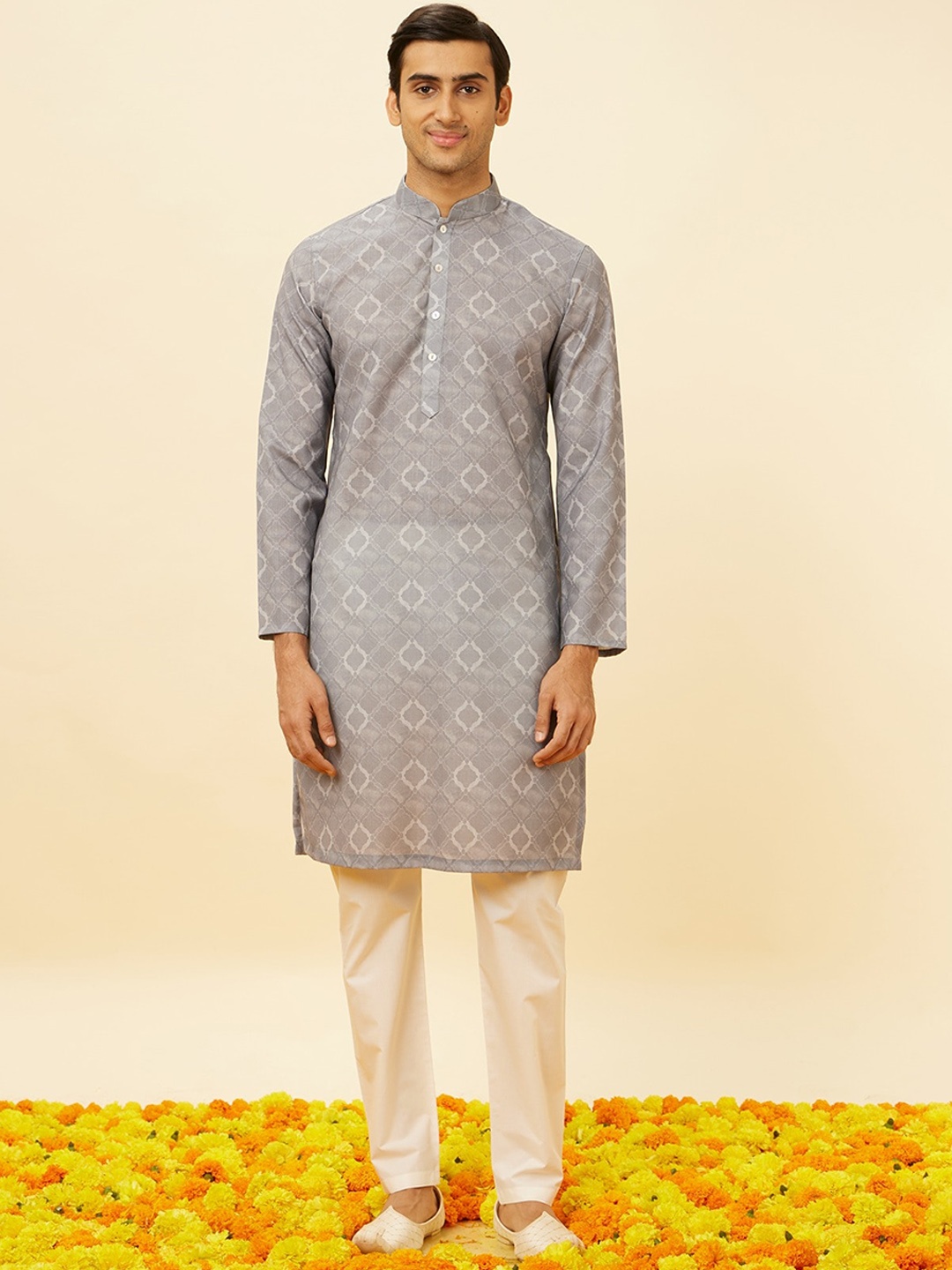 

Manyavar Geometric Printed Mandarin Collar Regular Kurta With Pyjama, Grey