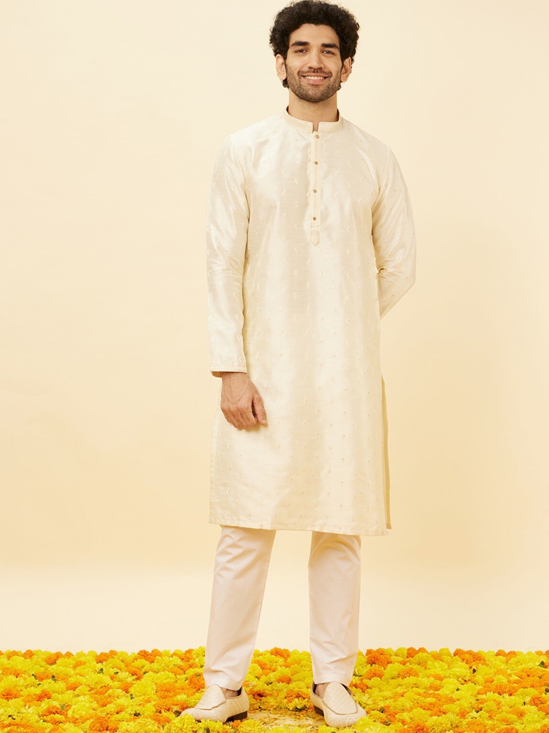

Manyavar Woven Design Regular Kurta With Pyjamas, Cream