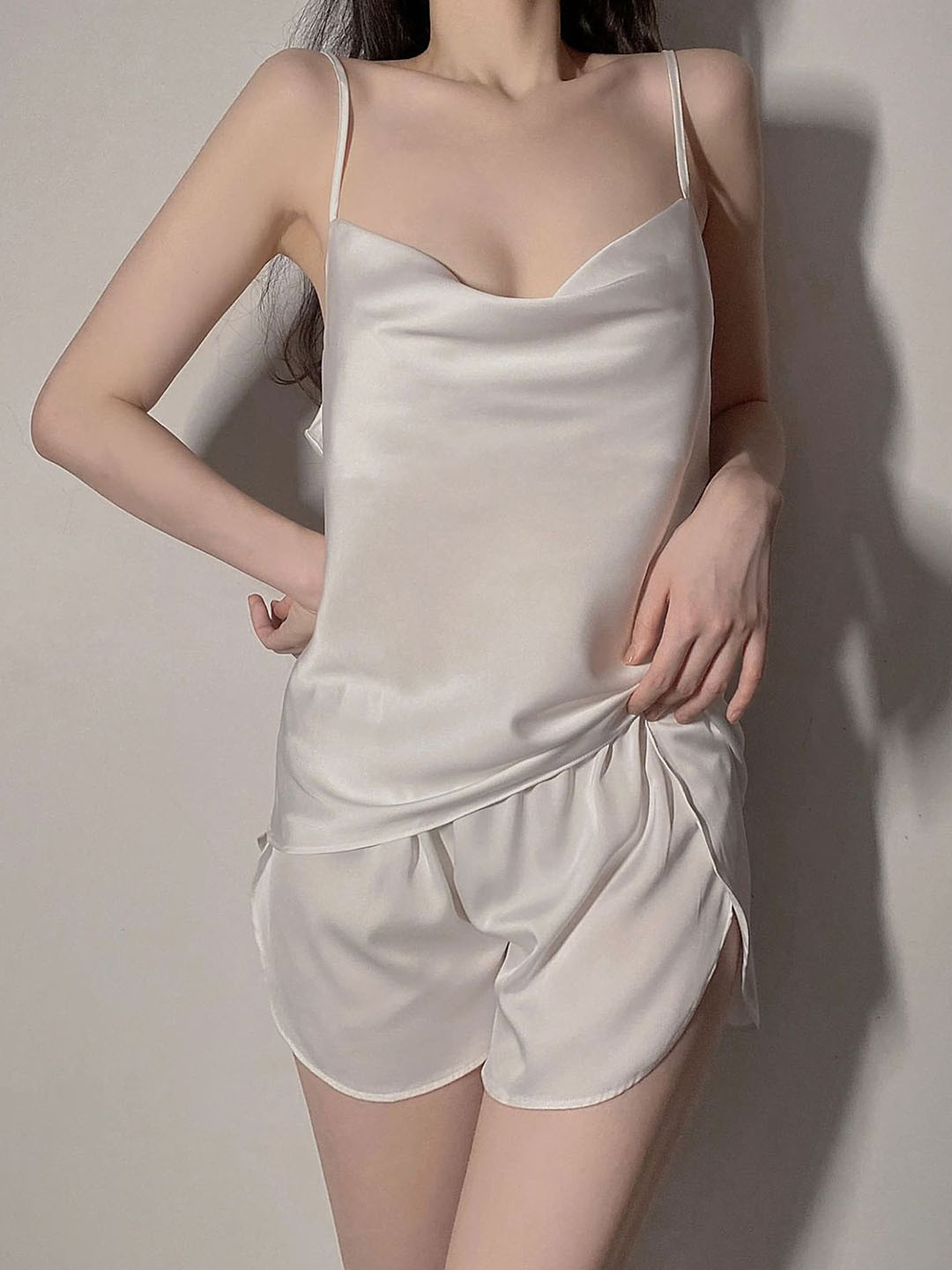 

LULU & SKY Shoulder Straps Night suit, Off white