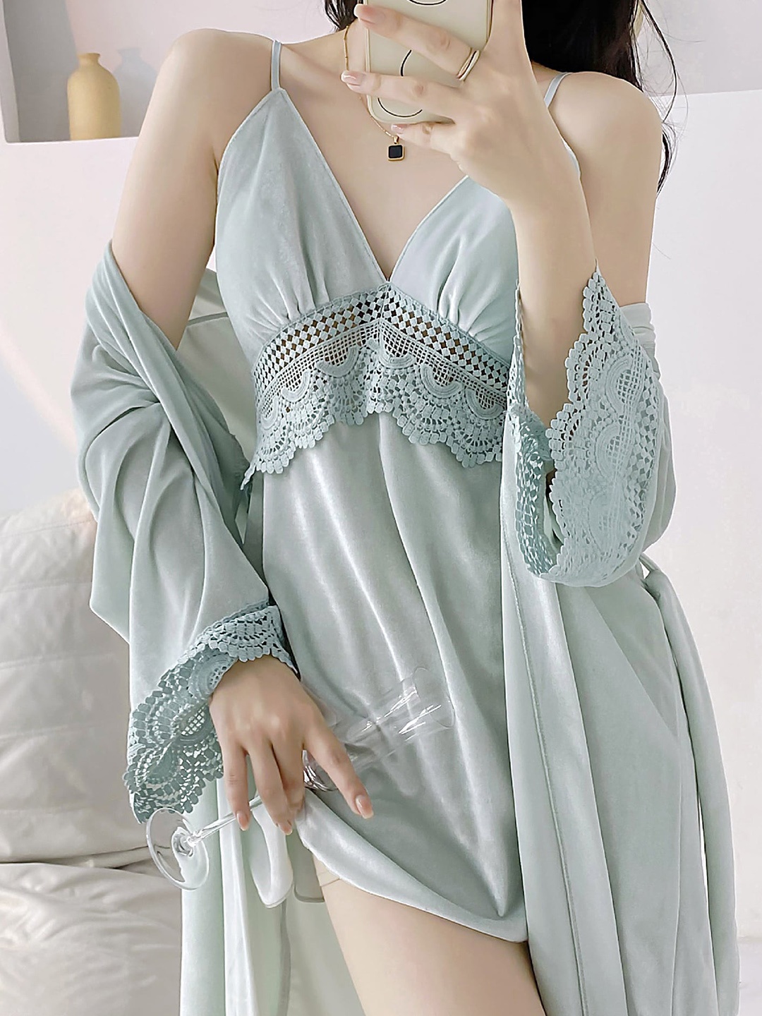 

LULU & SKY Pack Of 2 V-Neck Sleeveless Nightdress With Robe, Blue