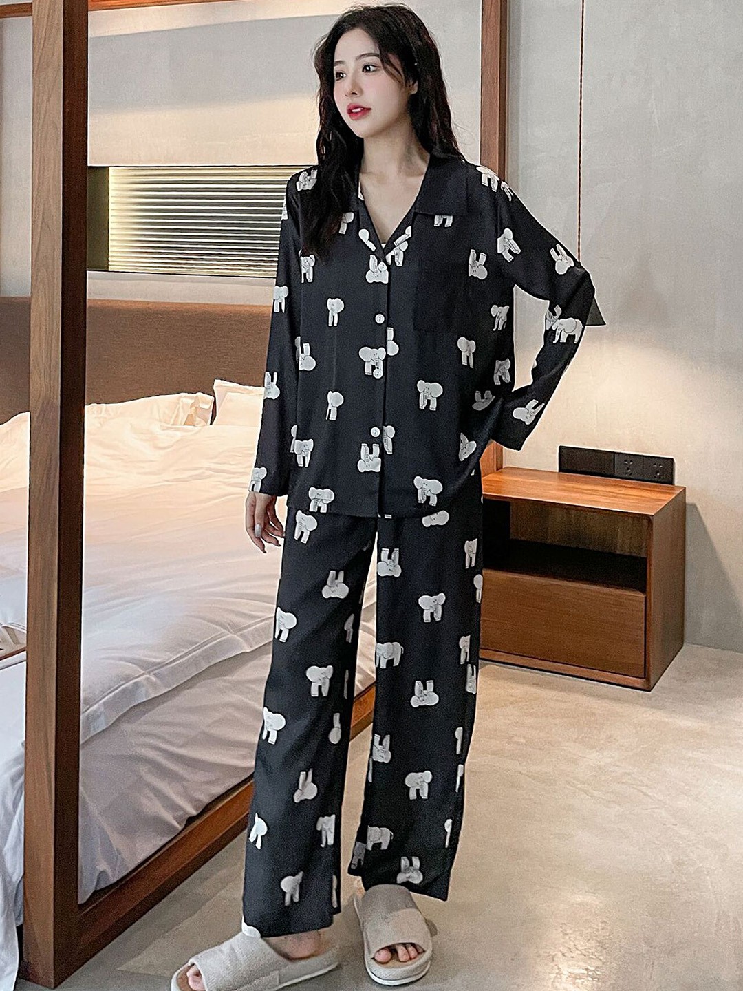 

LULU & SKY Graphic Printed Night suit, Black