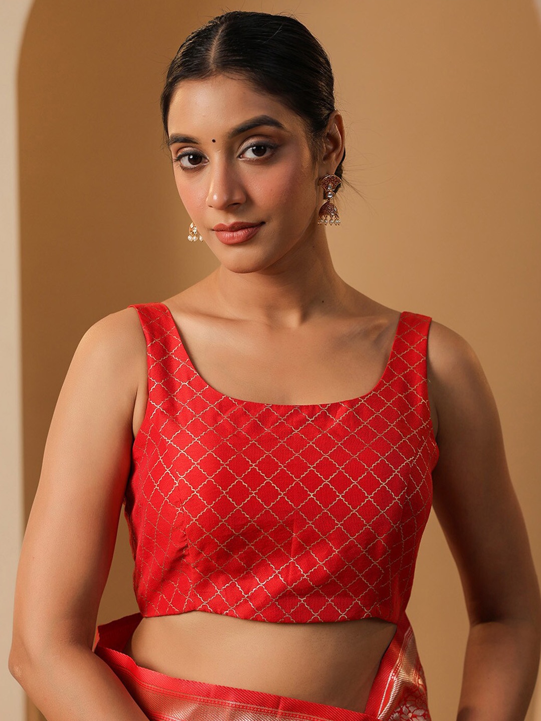 

KARAGIRI Printed Round Neck Saree Blouse, Red
