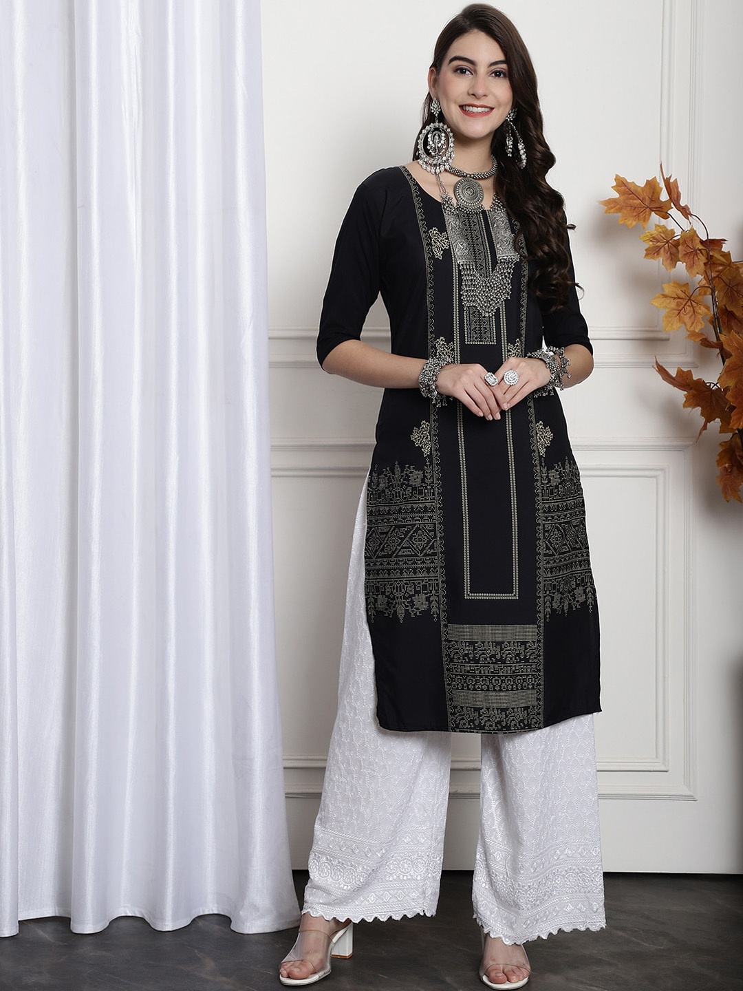 

7Threads Ethnic Motifs Printed Straight Kurta, Black
