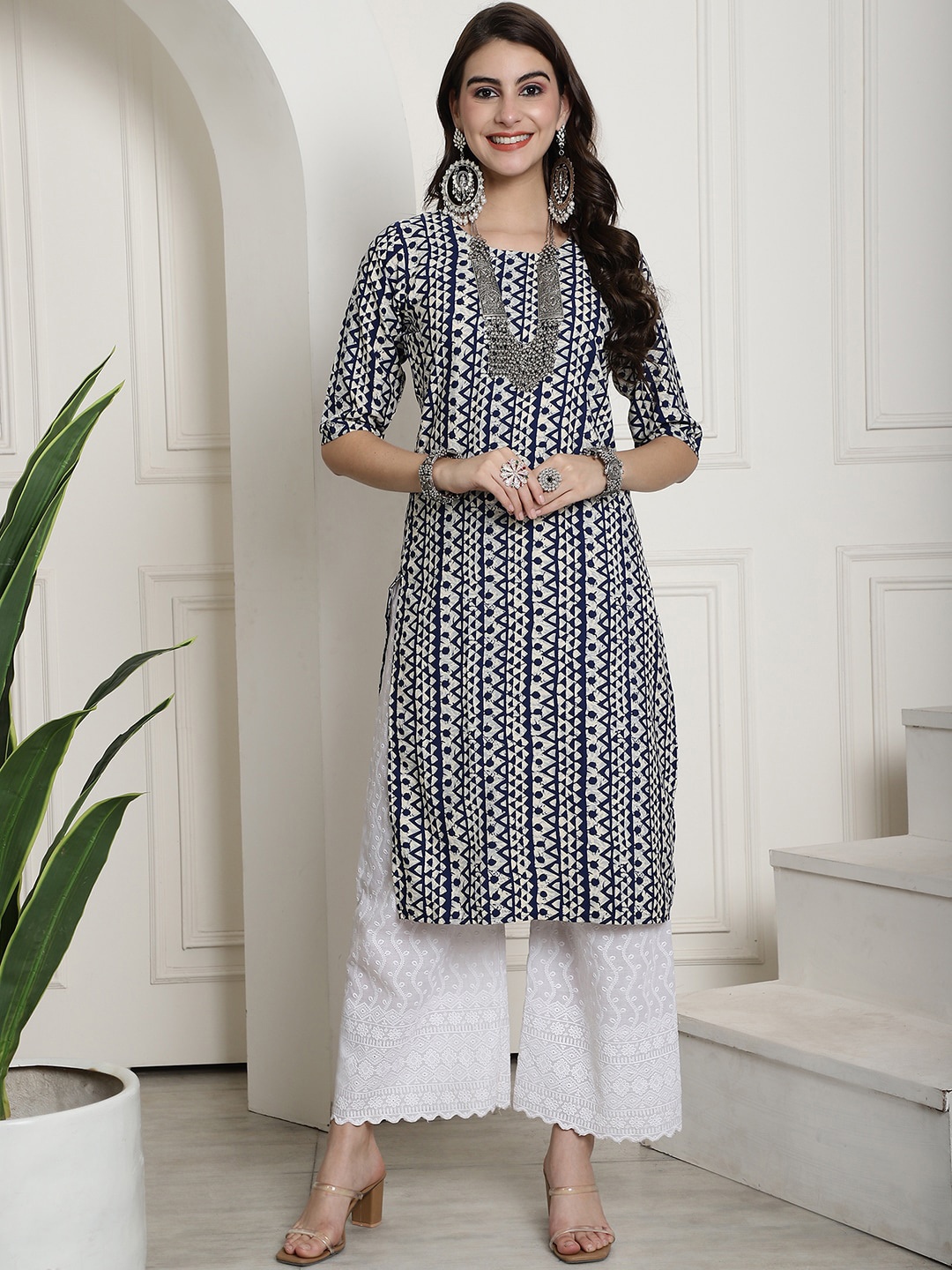 

7Threads Geometric Printed Straight Kurta, Navy blue