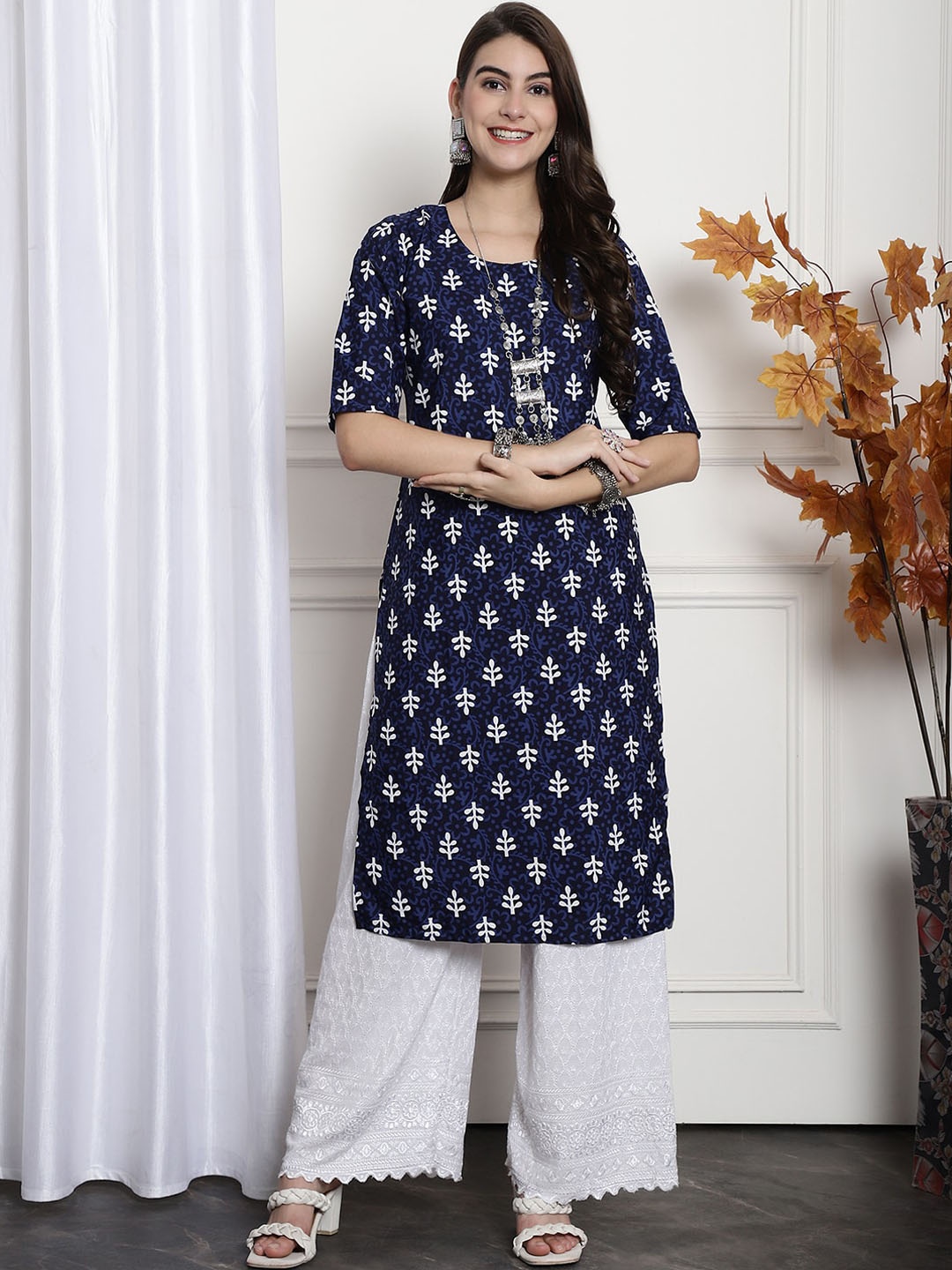 

7Threads Ethnic Motifs Printed Round Neck Short Sleeves Crepe Straight Kurta, Navy blue