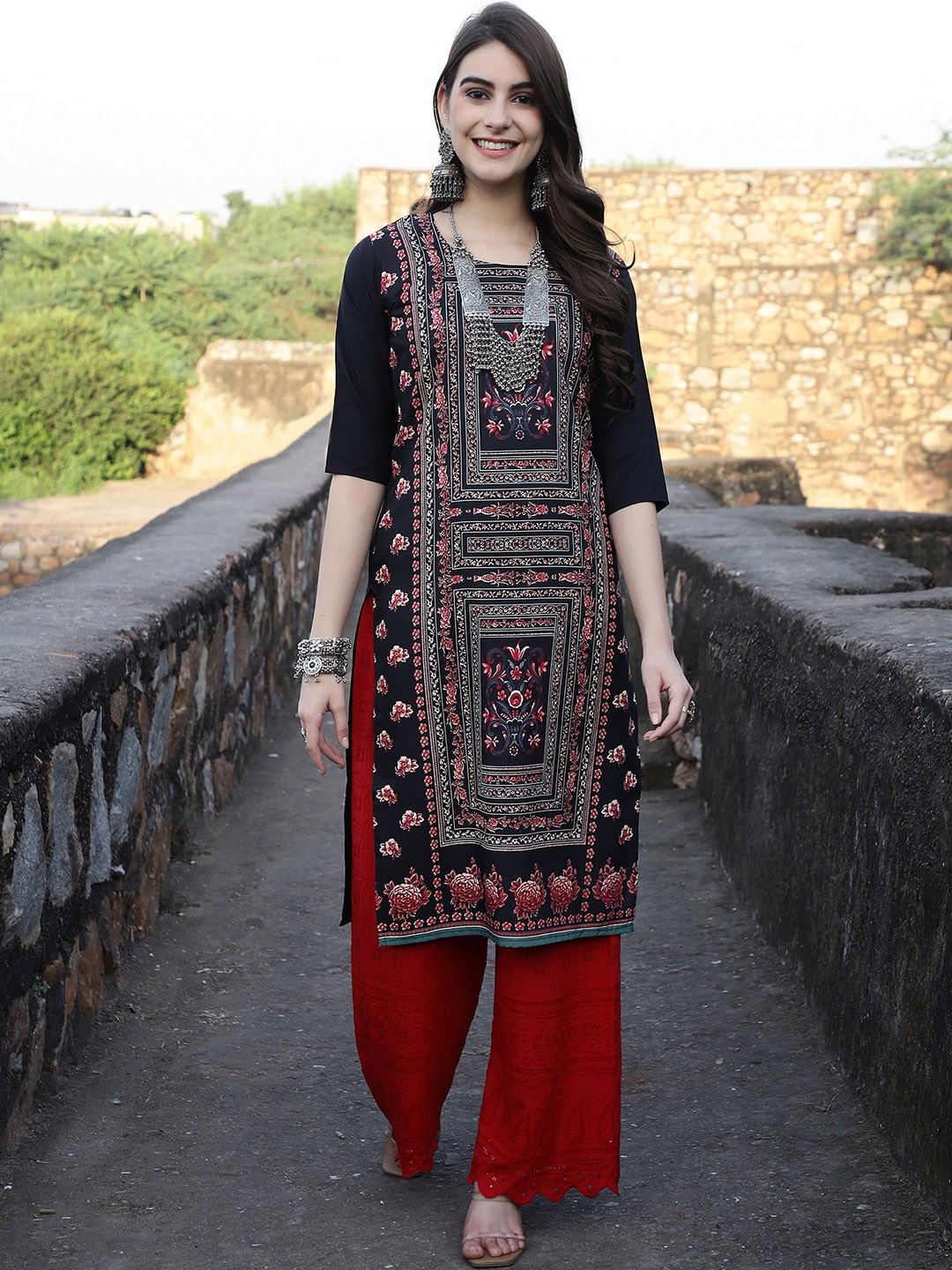 

7Threads Ethnic Motifs Printed Straight Kurta, Black