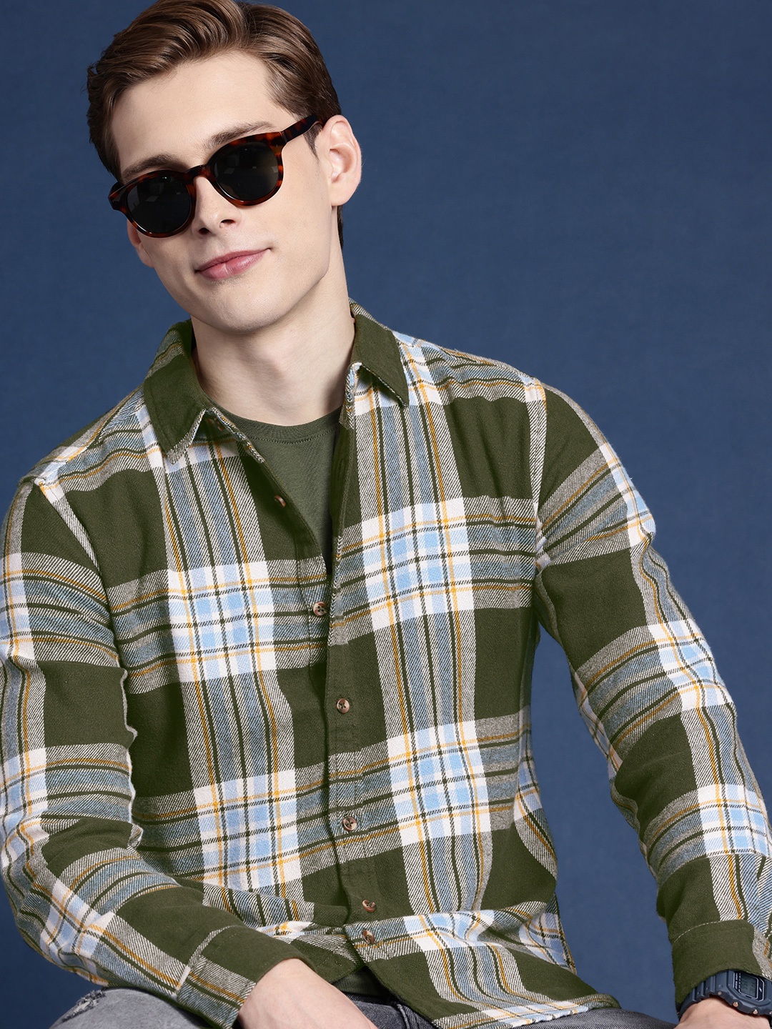 

Mast & Harbour Men Regular Fit Checked Casual Shirt, Green