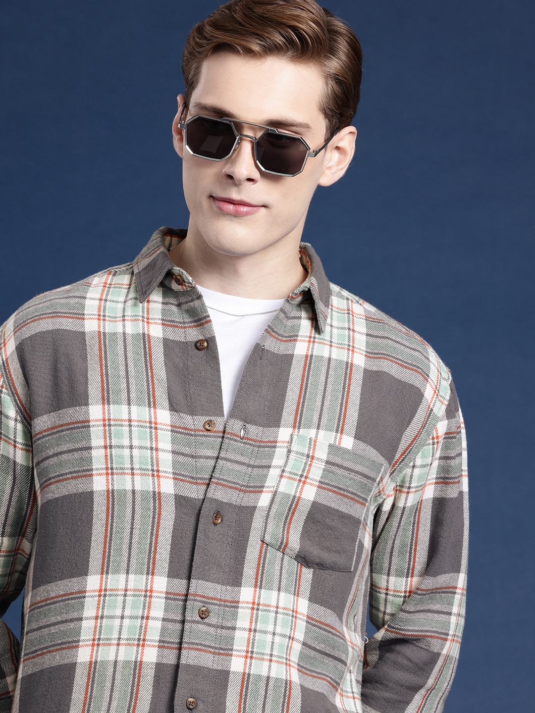 

Mast & Harbour Men Oversized Checked Casual Shirt, Grey