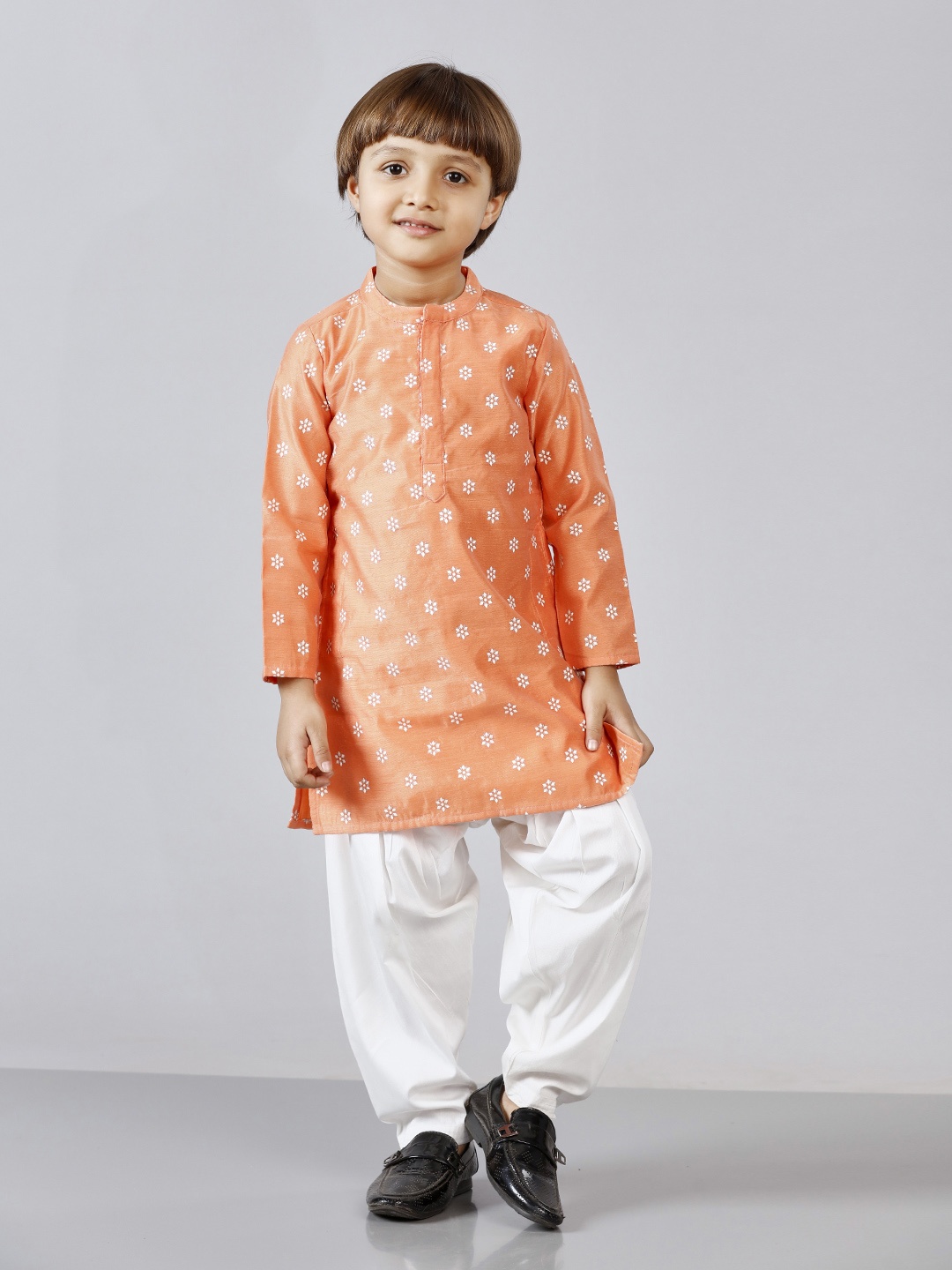 

Lil Peacock Boys Embroidered Regular Kurta with Pyjamas, Peach