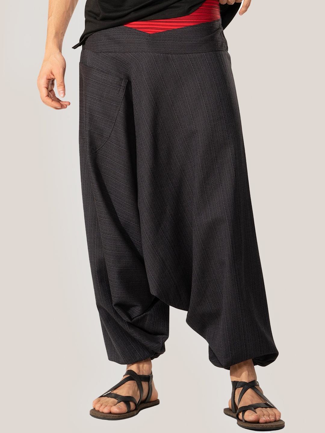 

The Veshti Company Men Pure Cotton Loose-Fit Harem Pants, Black