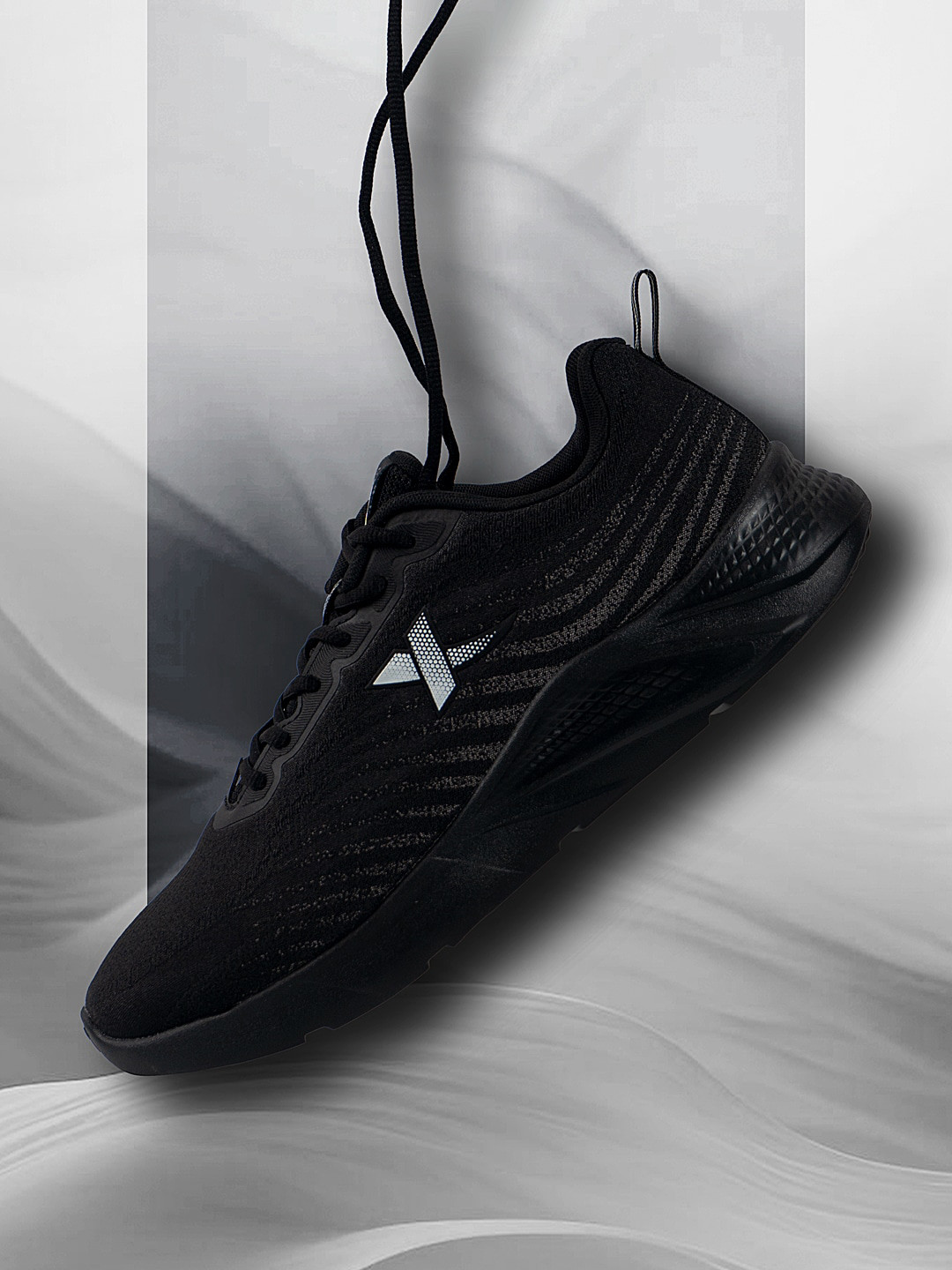 

Xtep Men Lightweight Non-Slip Running Shoes, Black