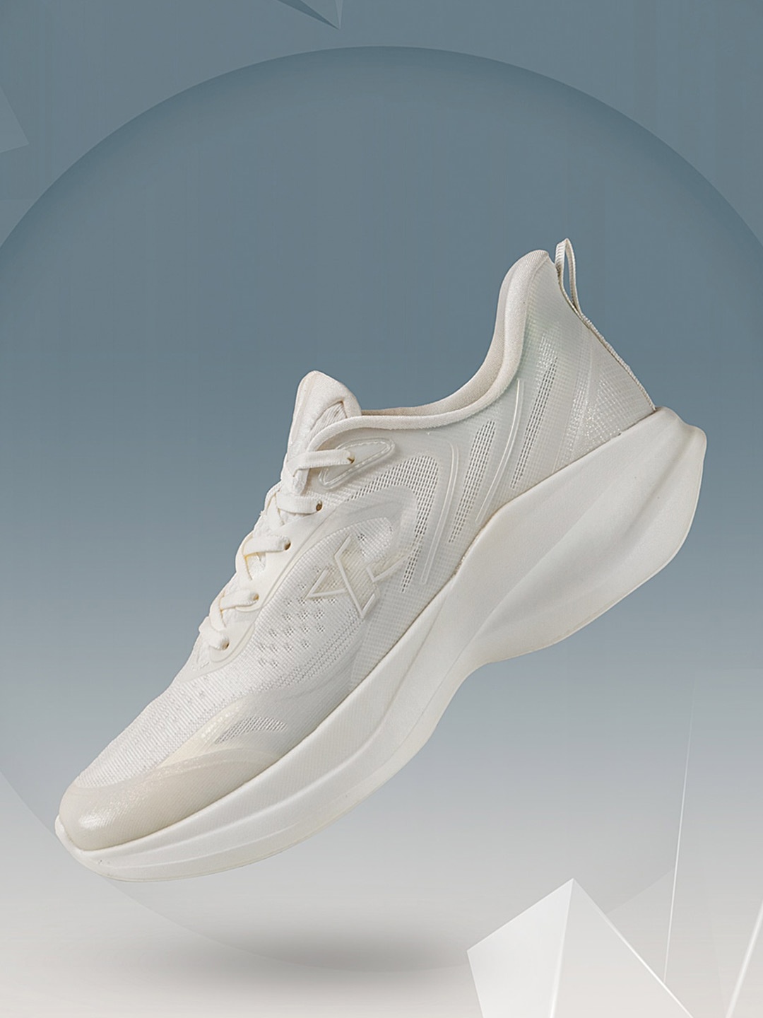 

Xtep Women Wear-Resistant Lace-Up Running Shoes, White