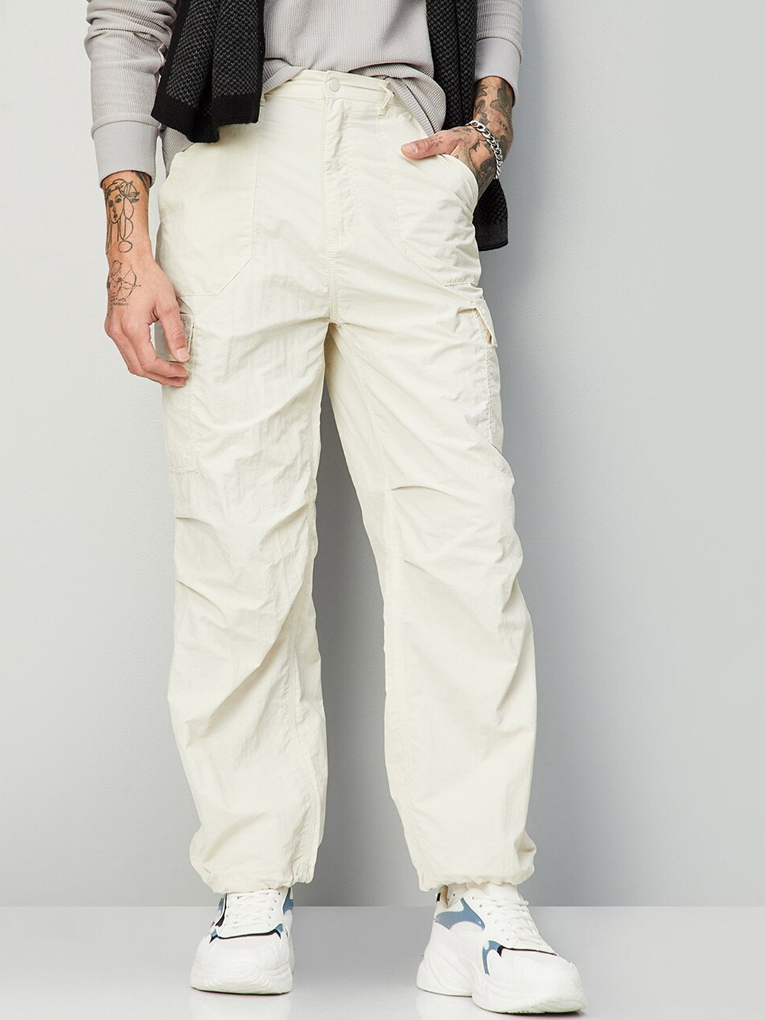 

max Men Mid-Rise Cargos Trousers, Beige