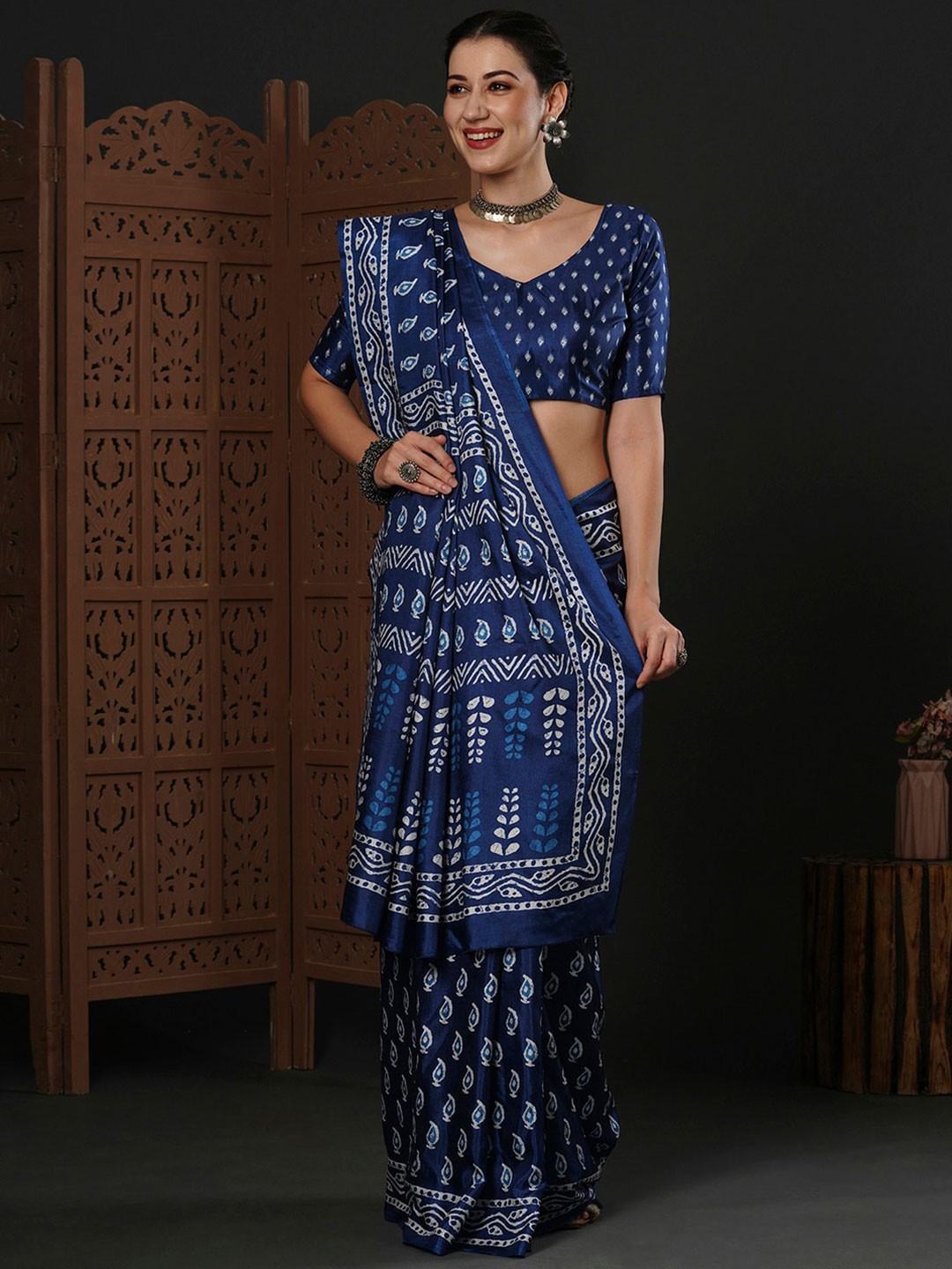 

Anouk Navy Blue Ethnic Motifs Printed Saree