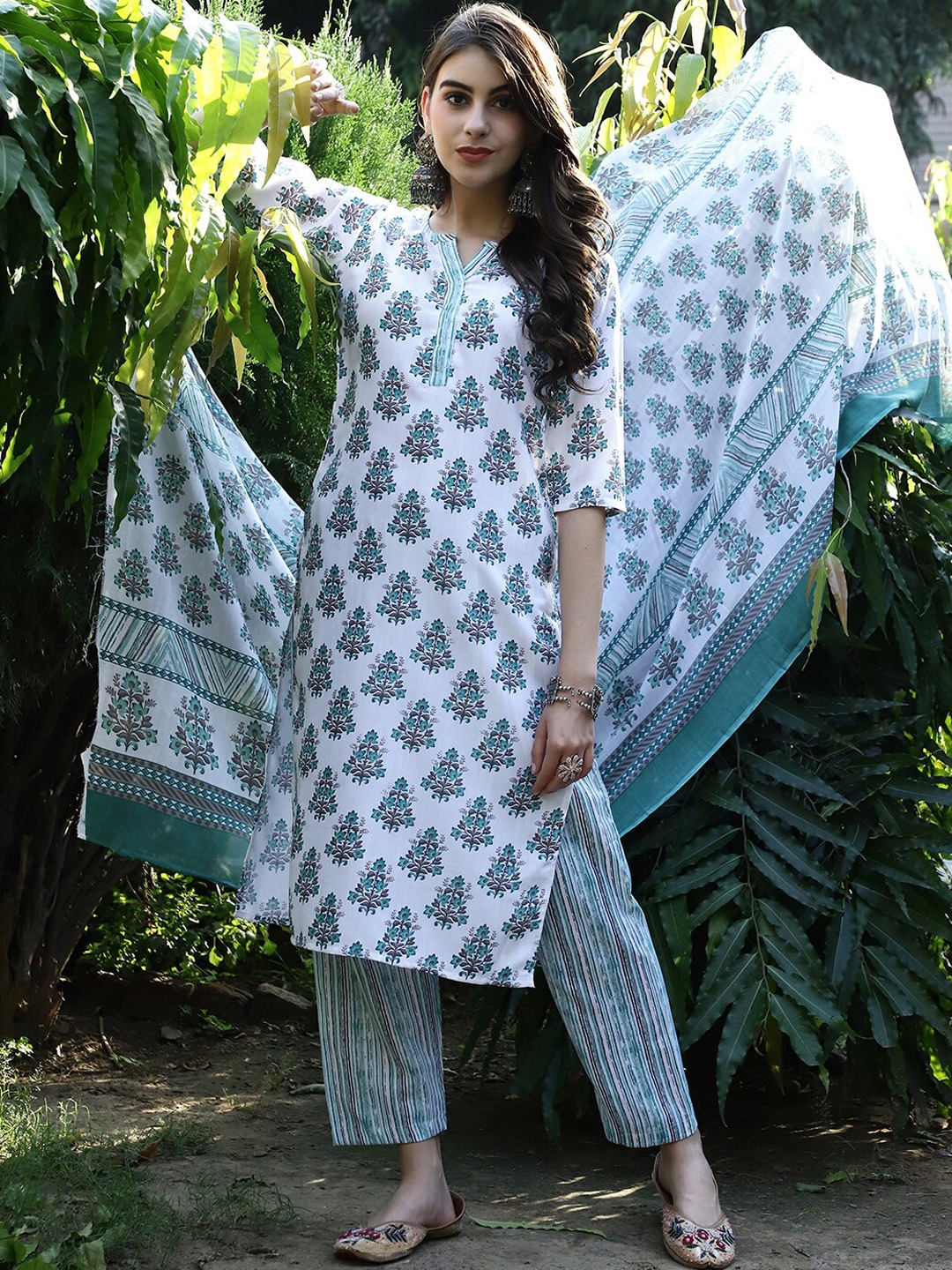 

arangya Women White Printed Regular Pure Cotton Kurta with Trousers & With Dupatta