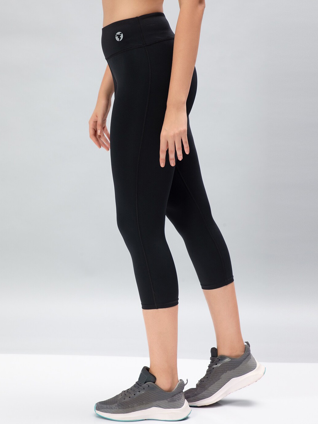 

Technosport Women Three Fourth-Length Gym Antimicrobial Tights, Black