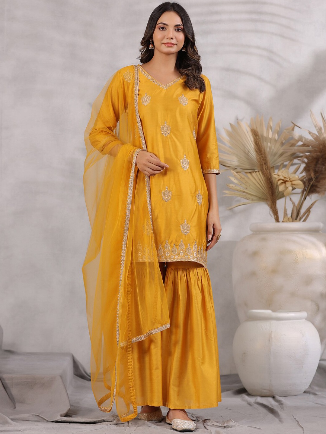 

soan Ethnic Motifs Embroidered Chanderi Silk Kurta With Trouser & Dupatta, Yellow