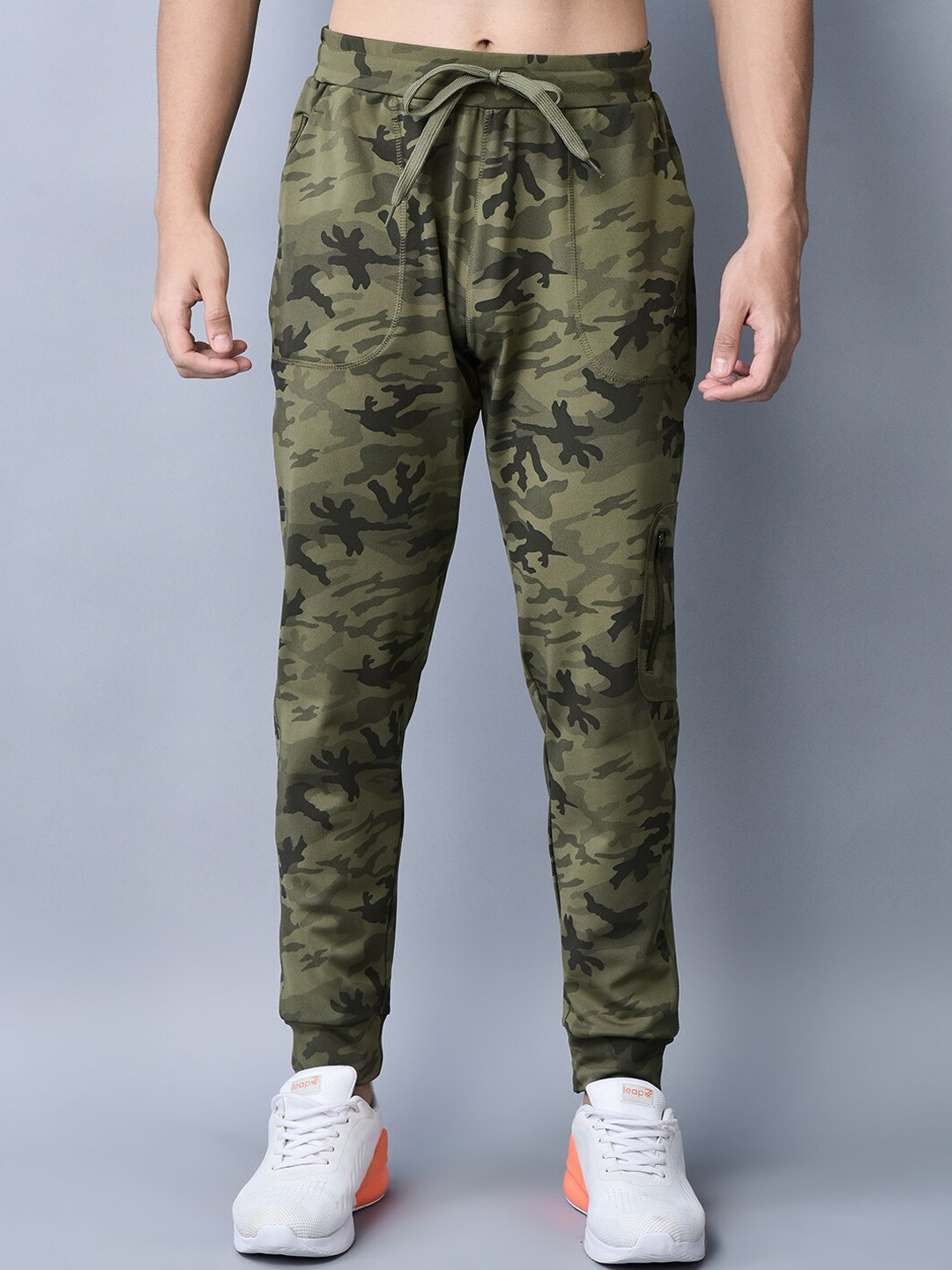 

Trenz Men Camouflage Printed Mid-Rise Joggers, Olive